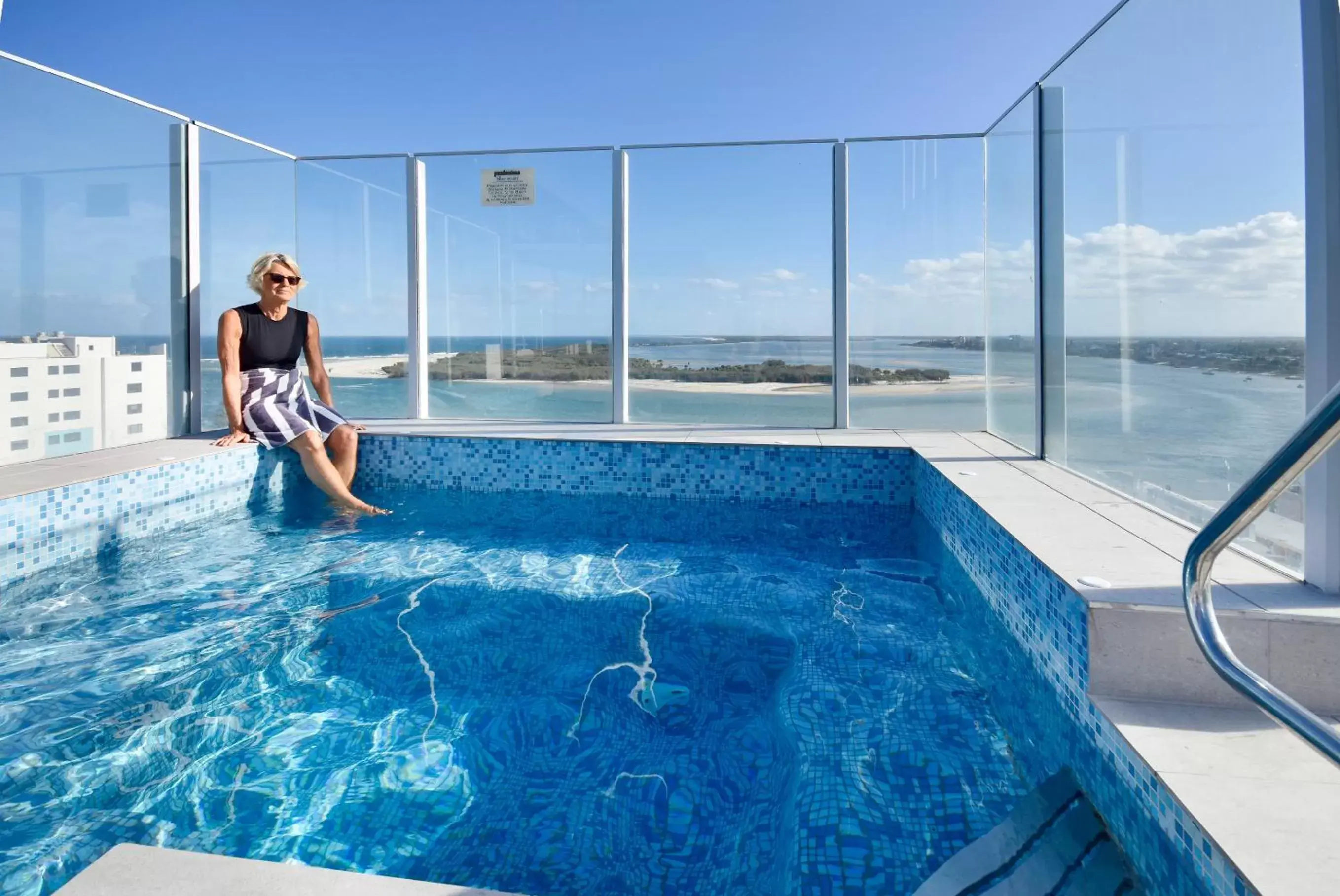 Hot Tub, Swimming Pool in Pumicestone Blue Resort