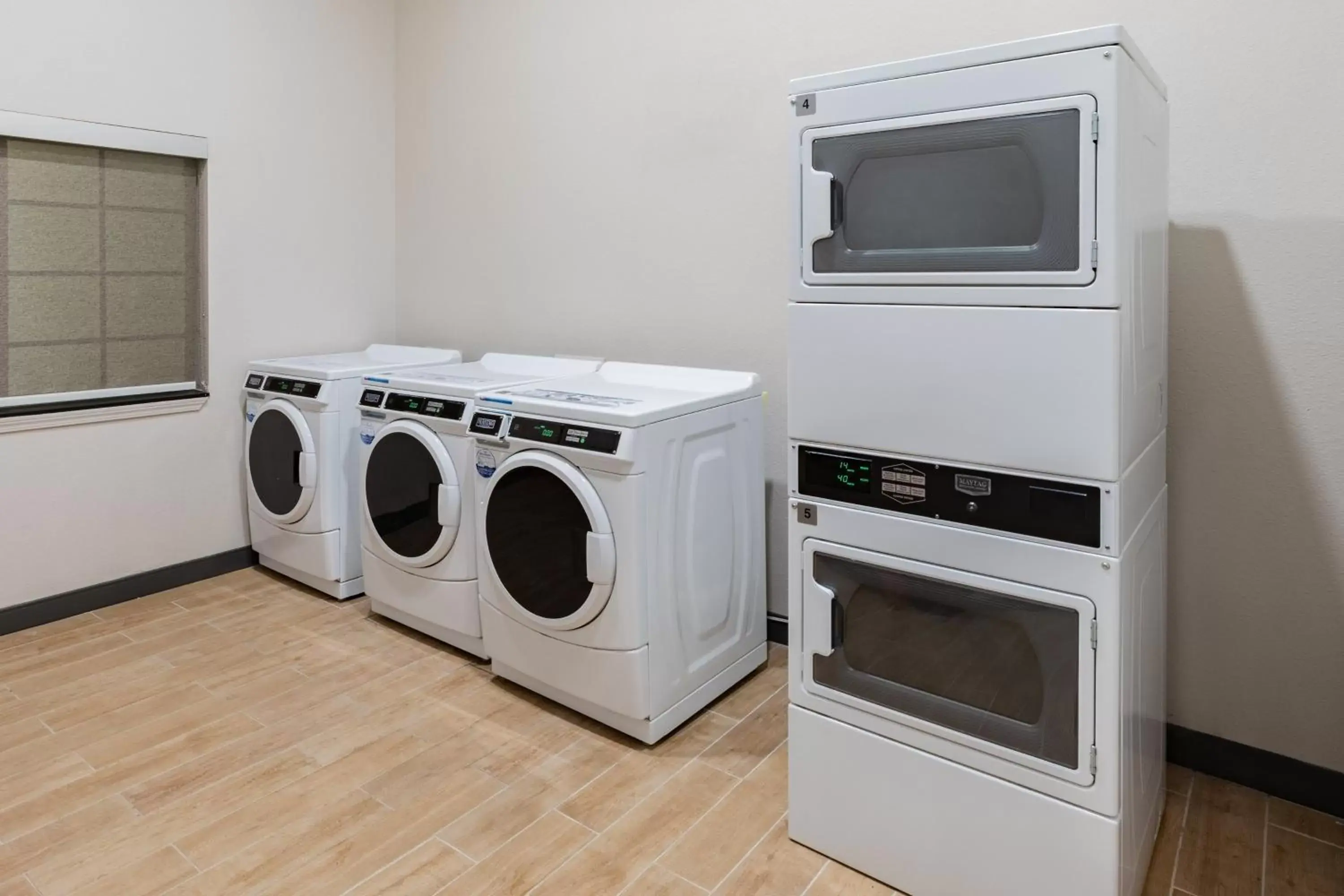 Other, Kitchen/Kitchenette in Candlewood Suites Mount Pleasant, an IHG Hotel