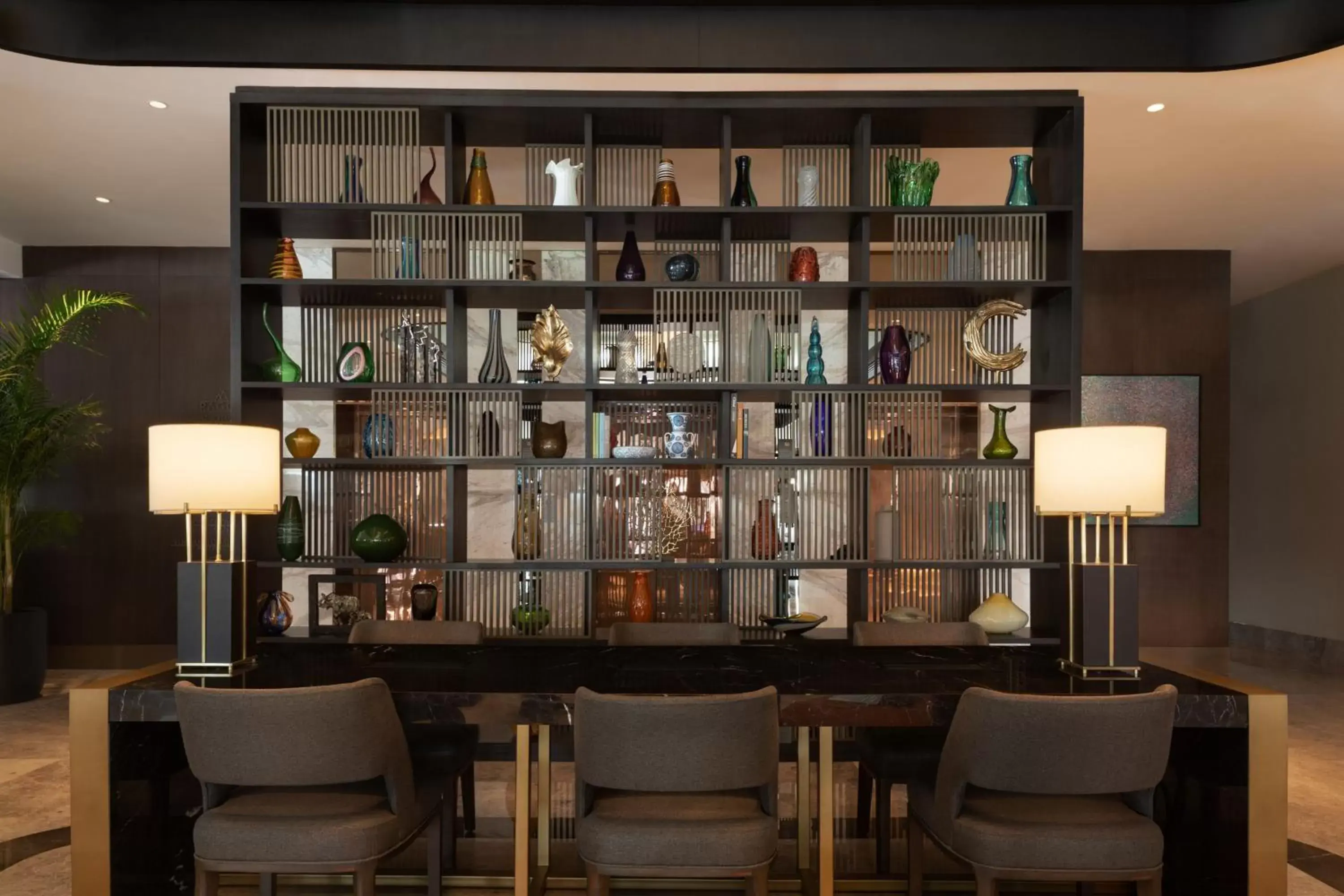 Lounge or bar, Library in Izmir Marriott Hotel