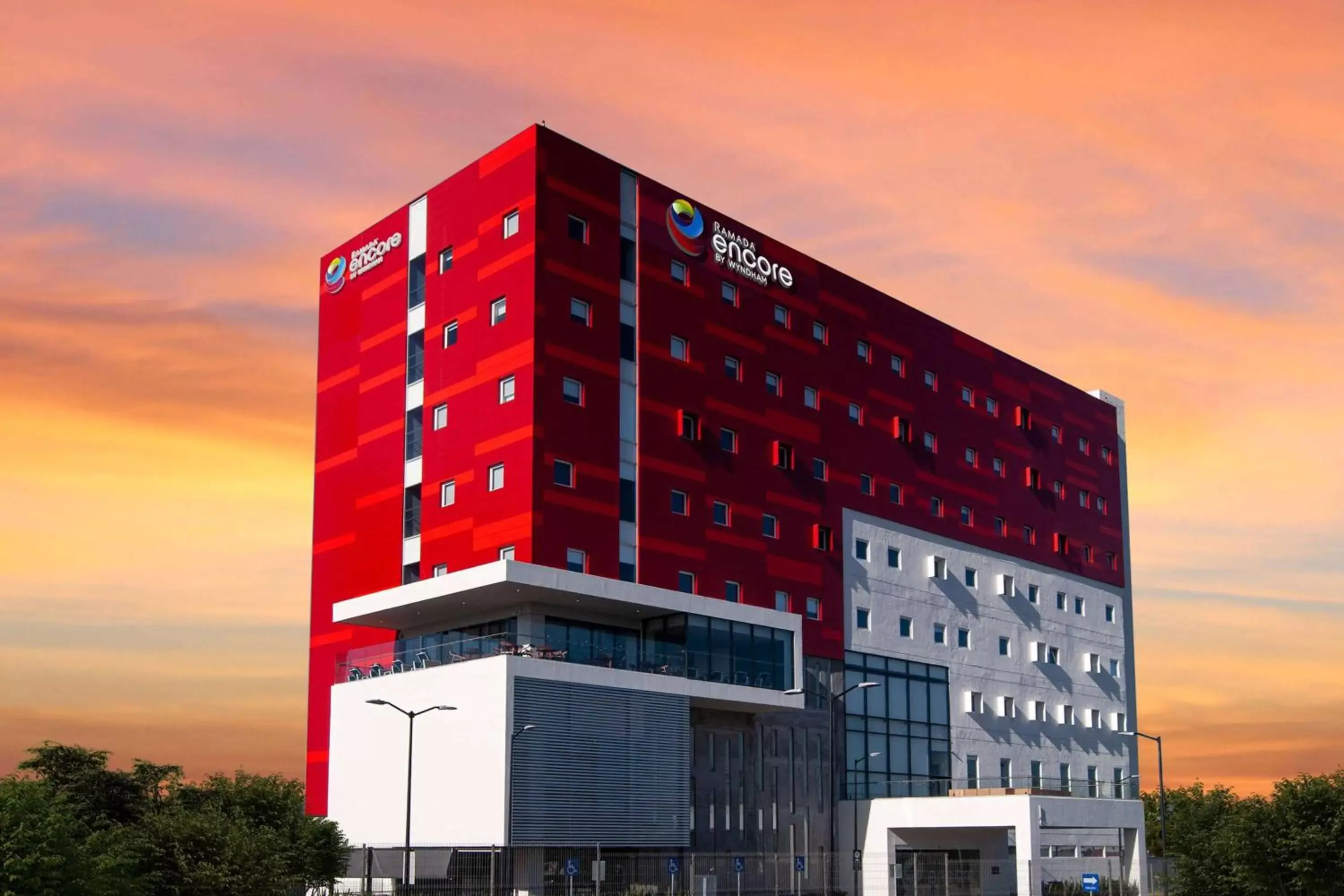 Property Building in Ramada Encore by Wyndham Guadalajara Aeropuerto