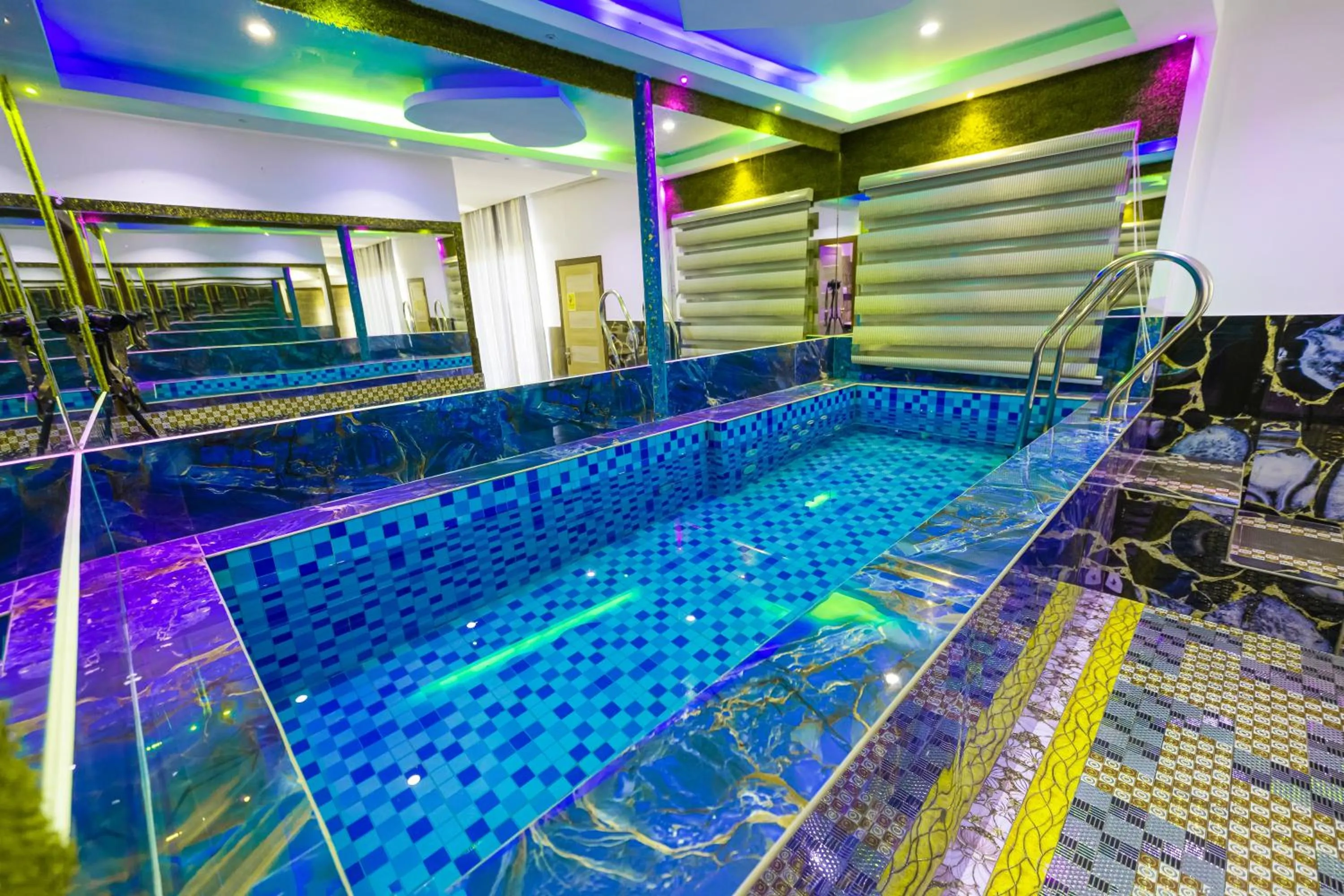 Swimming pool in Parakkat Nature Resort