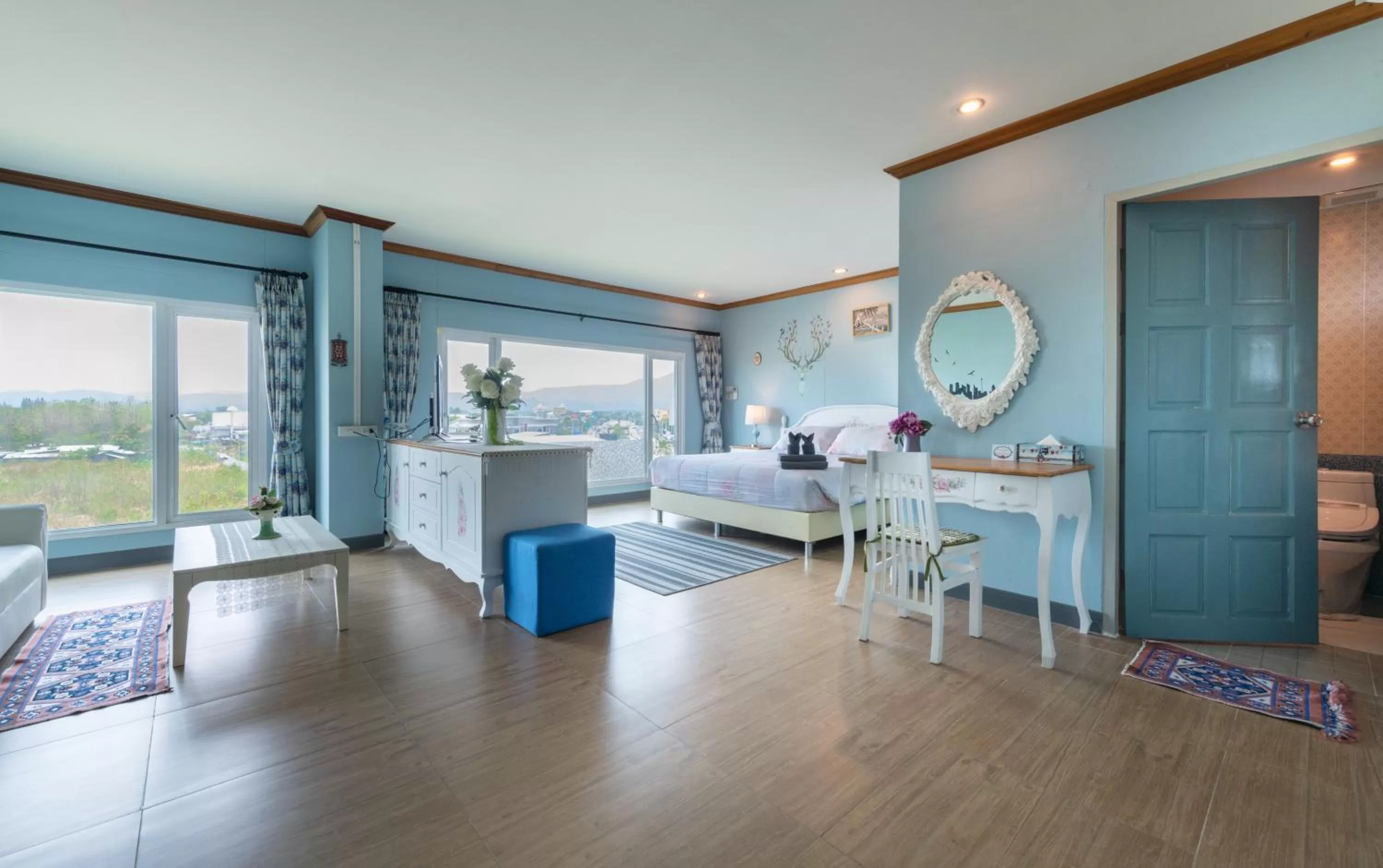 Bedroom, Bed in The Lilly Hotel