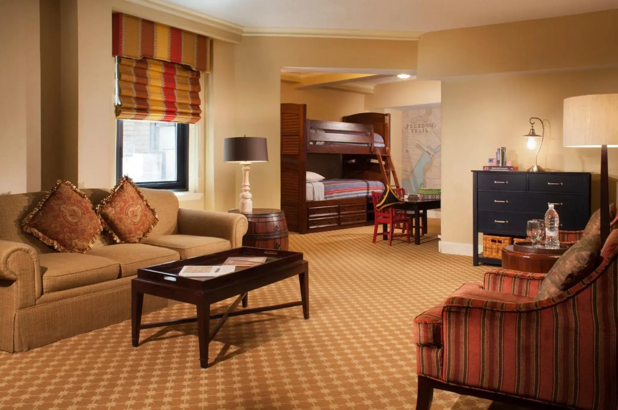 Bedroom, Seating Area in Boston Omni Parker House Hotel