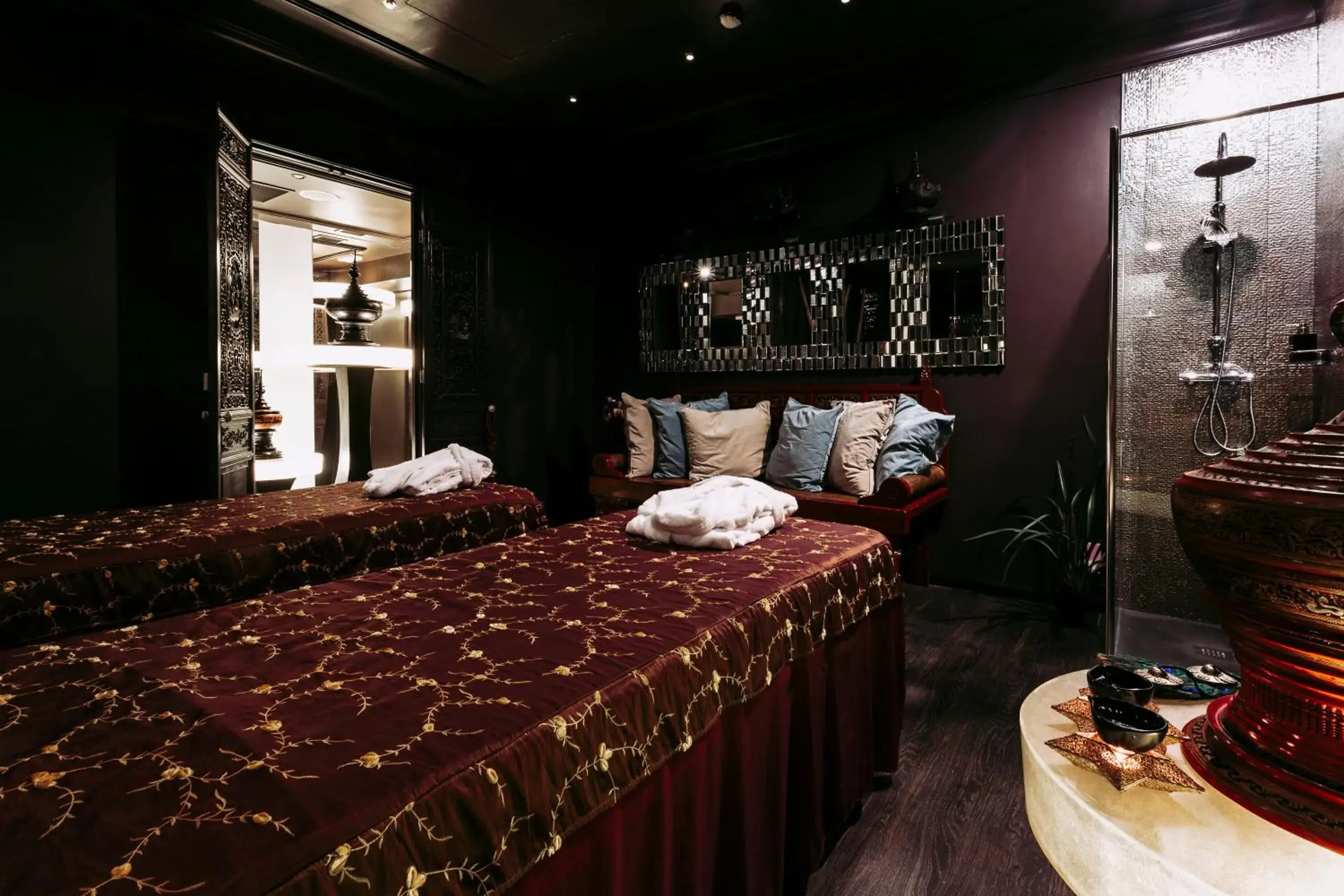 Massage, Bed in Only YOU Boutique Hotel Madrid