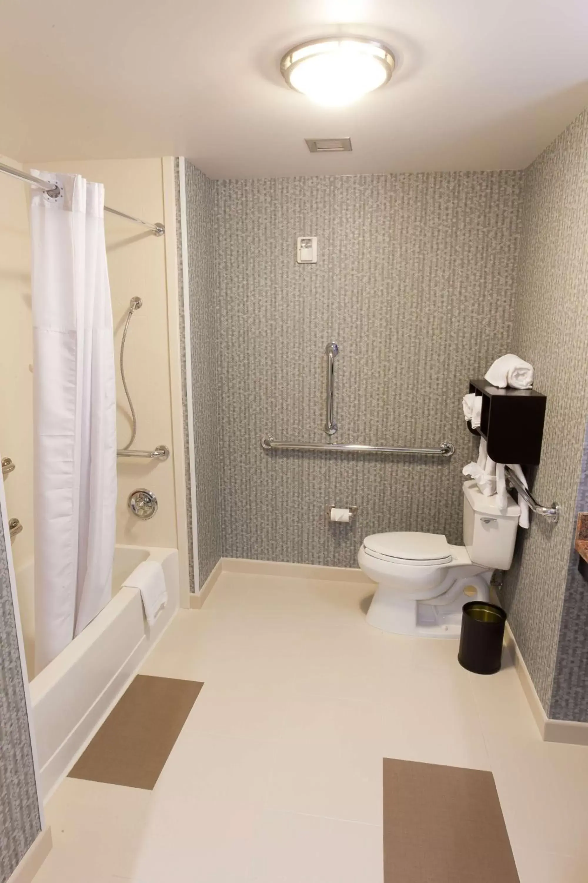 Bed, Bathroom in Hampton Inn and Suites Tulsa Central