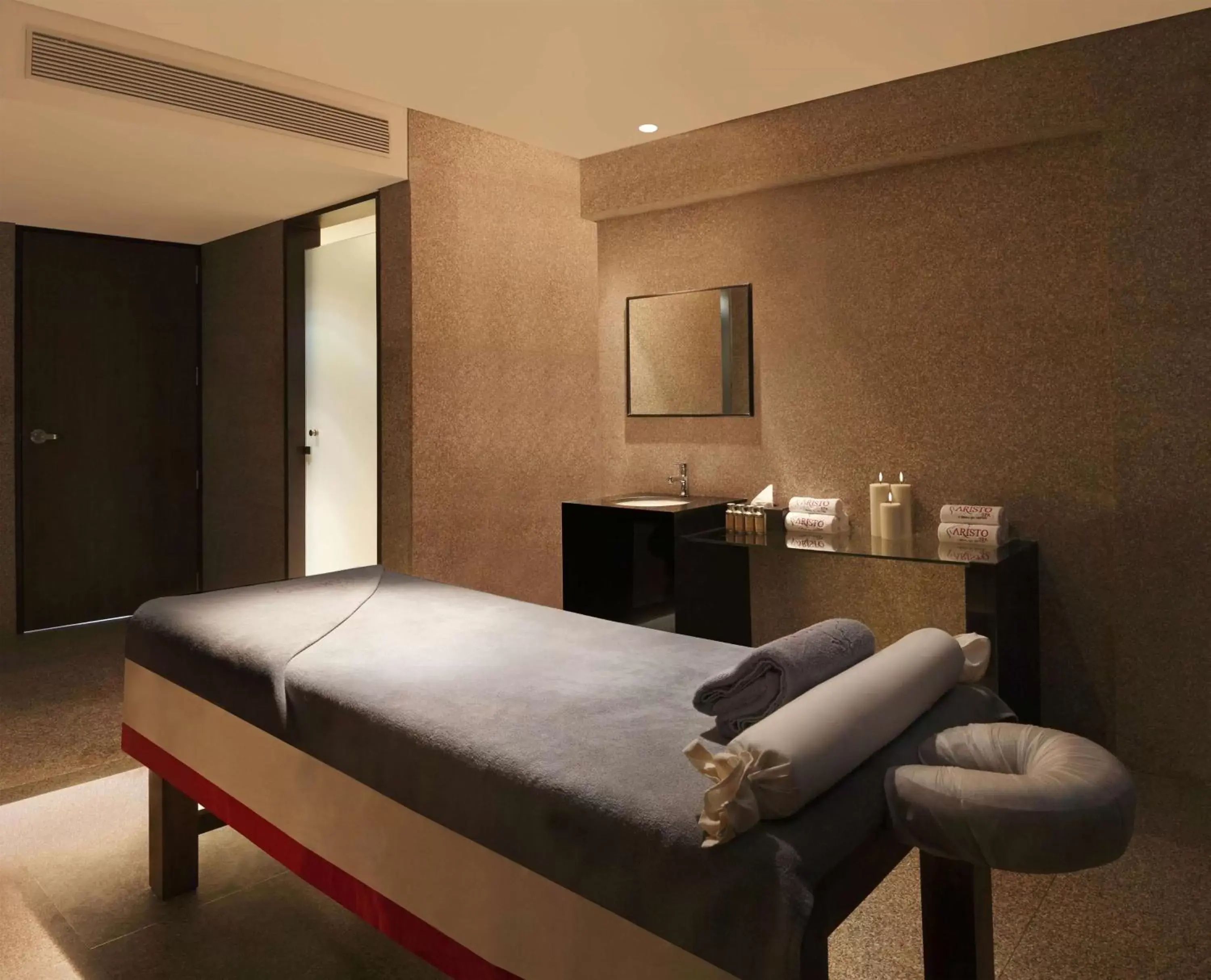 Spa and wellness centre/facilities, Bed in DoubleTree By Hilton-Pune Chinchwad