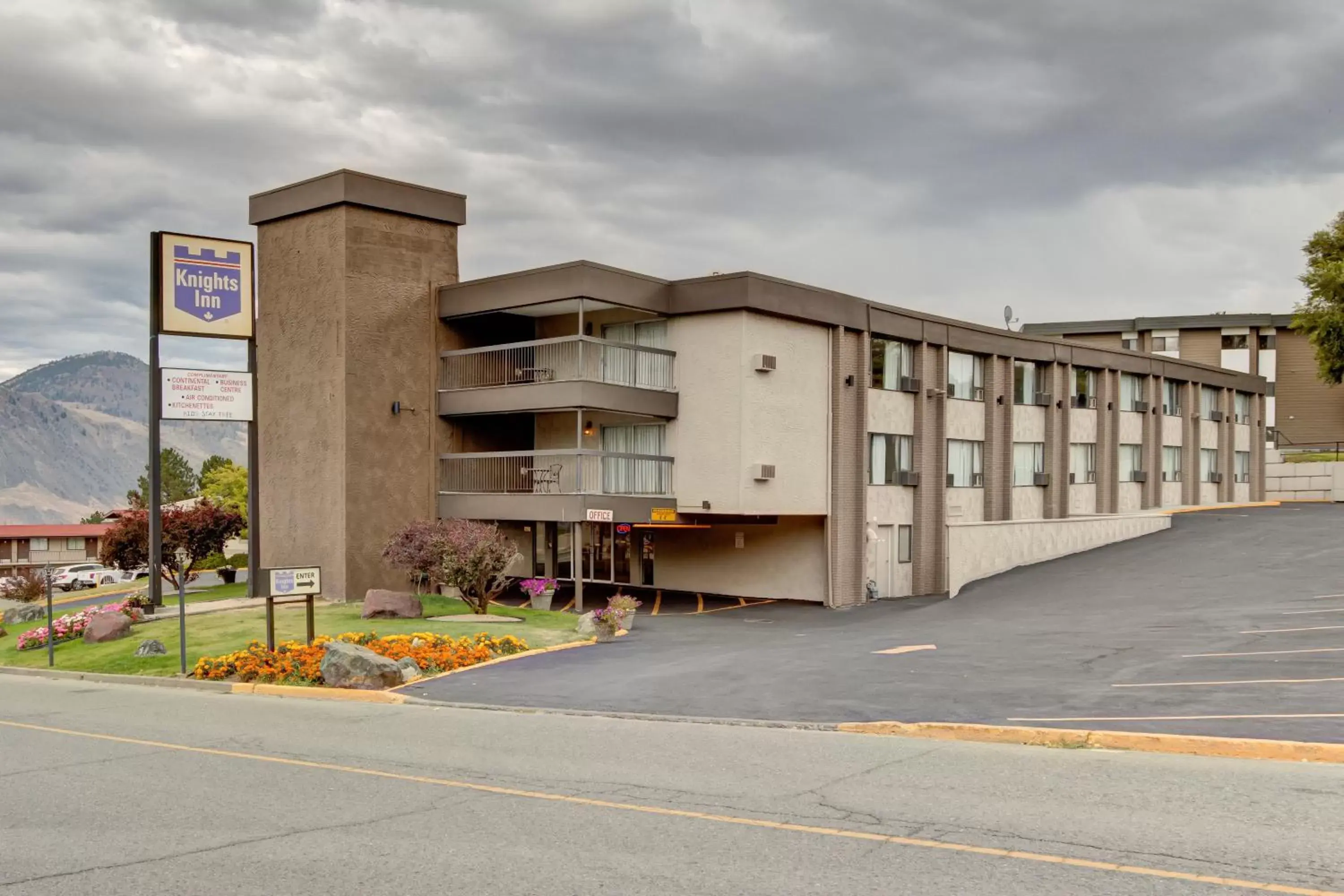 Other, Property Building in Knights Inn Kamloops