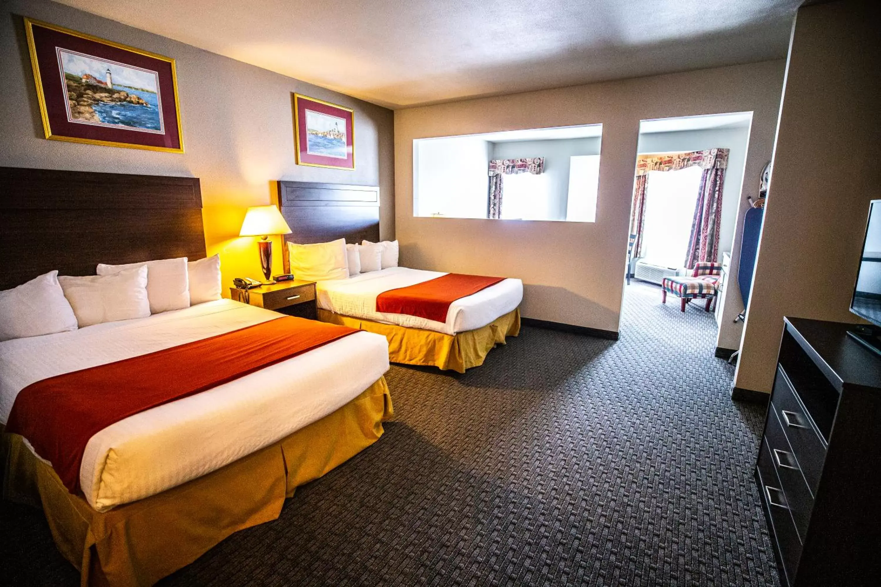 Bedroom, Bed in BayVue Hotel, Resort & Suites