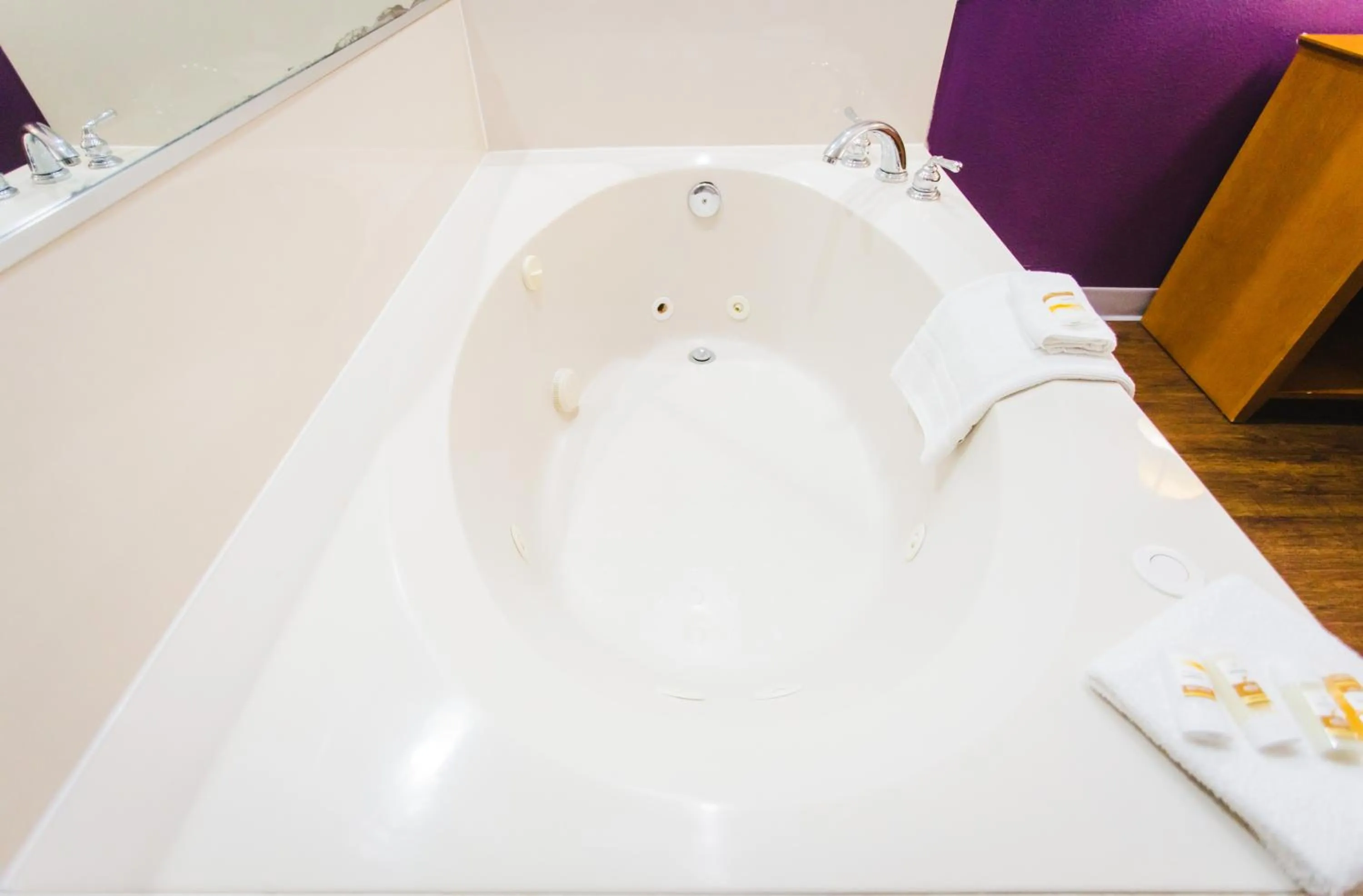 Bathroom in Palacio Royale Inn Signature Katy