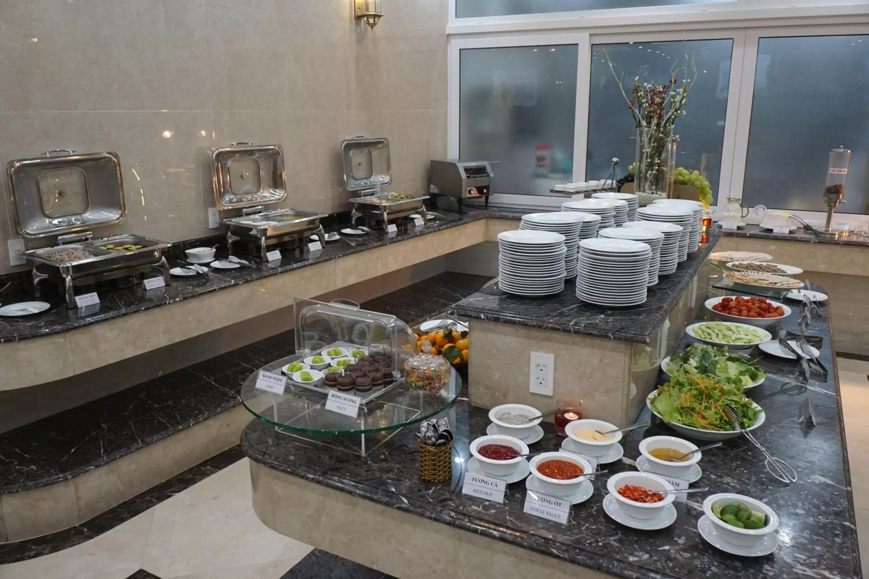 Breakfast, Food in Roy Dala Hotel