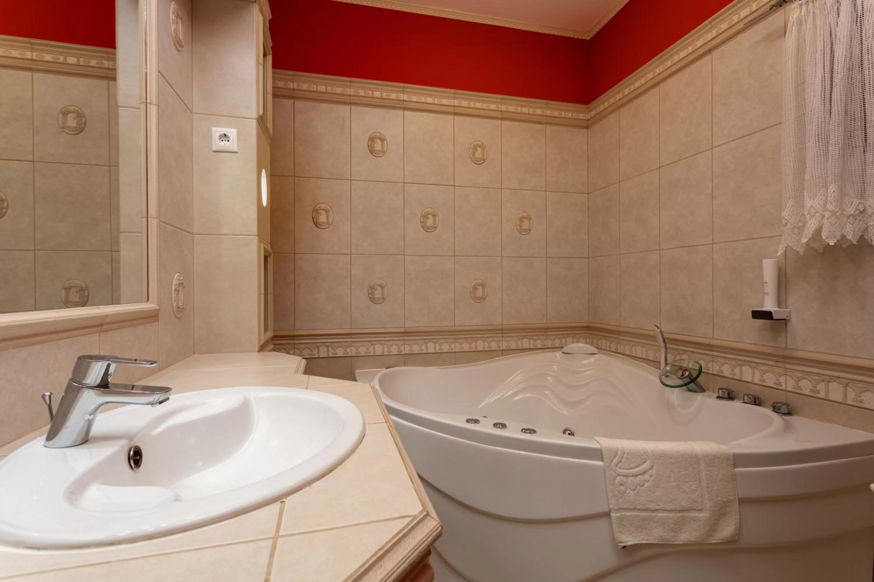 Bathroom in Illés Hotel