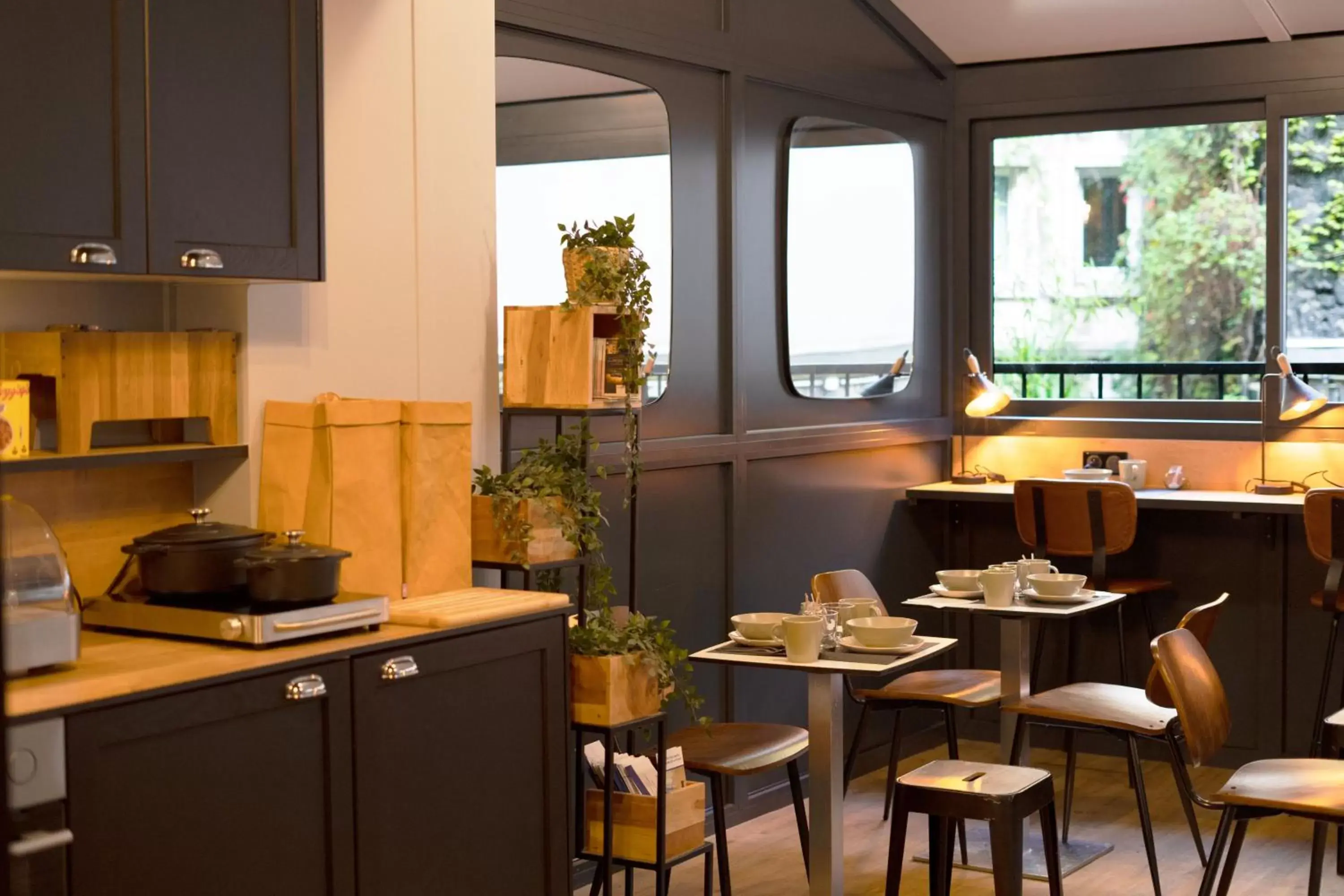 Property building, Restaurant/Places to Eat in Best Western Hotel Le Montparnasse