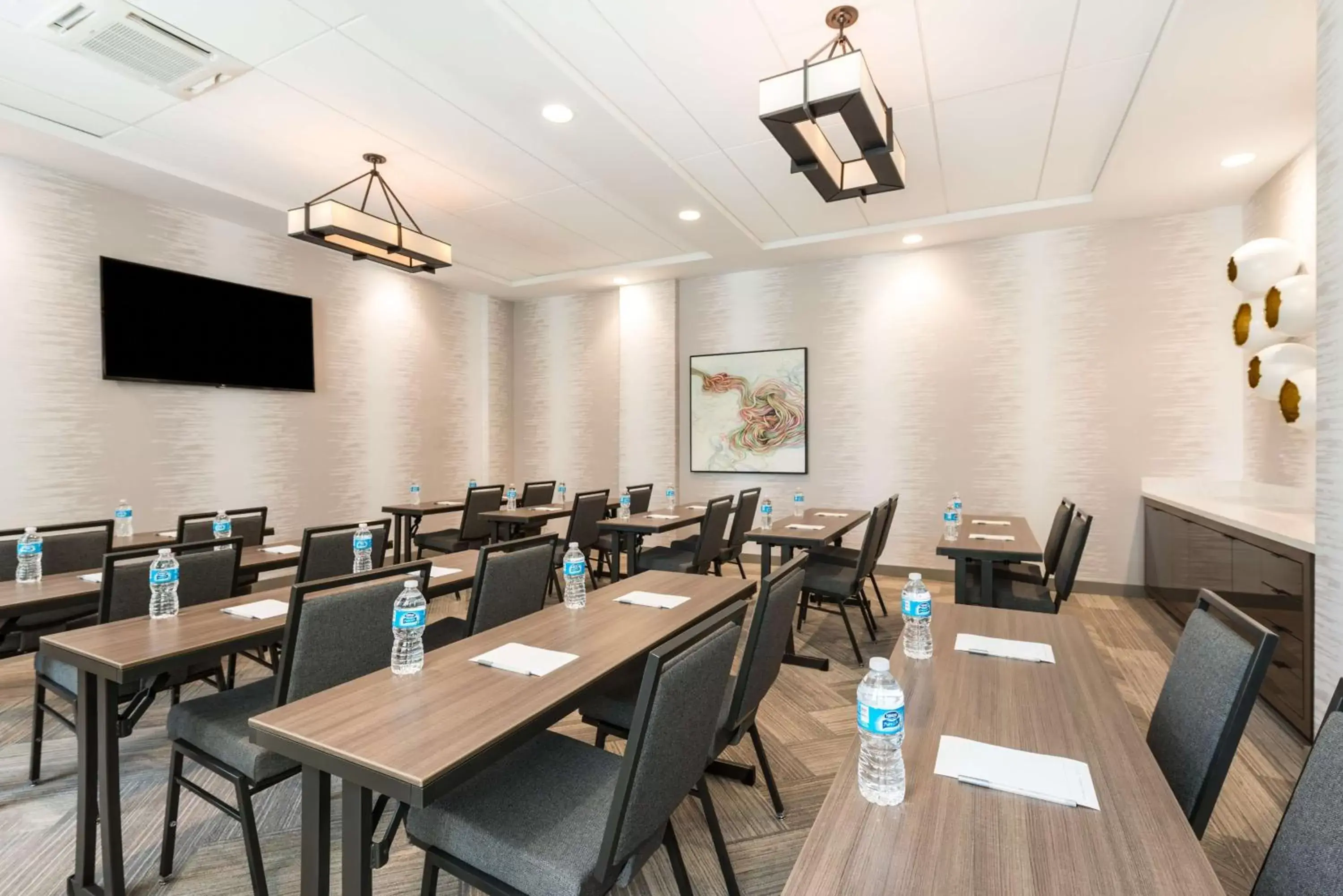 Meeting/conference room, Restaurant/Places to Eat in Hampton Inn & Suites Miami Wynwood Design District, FL