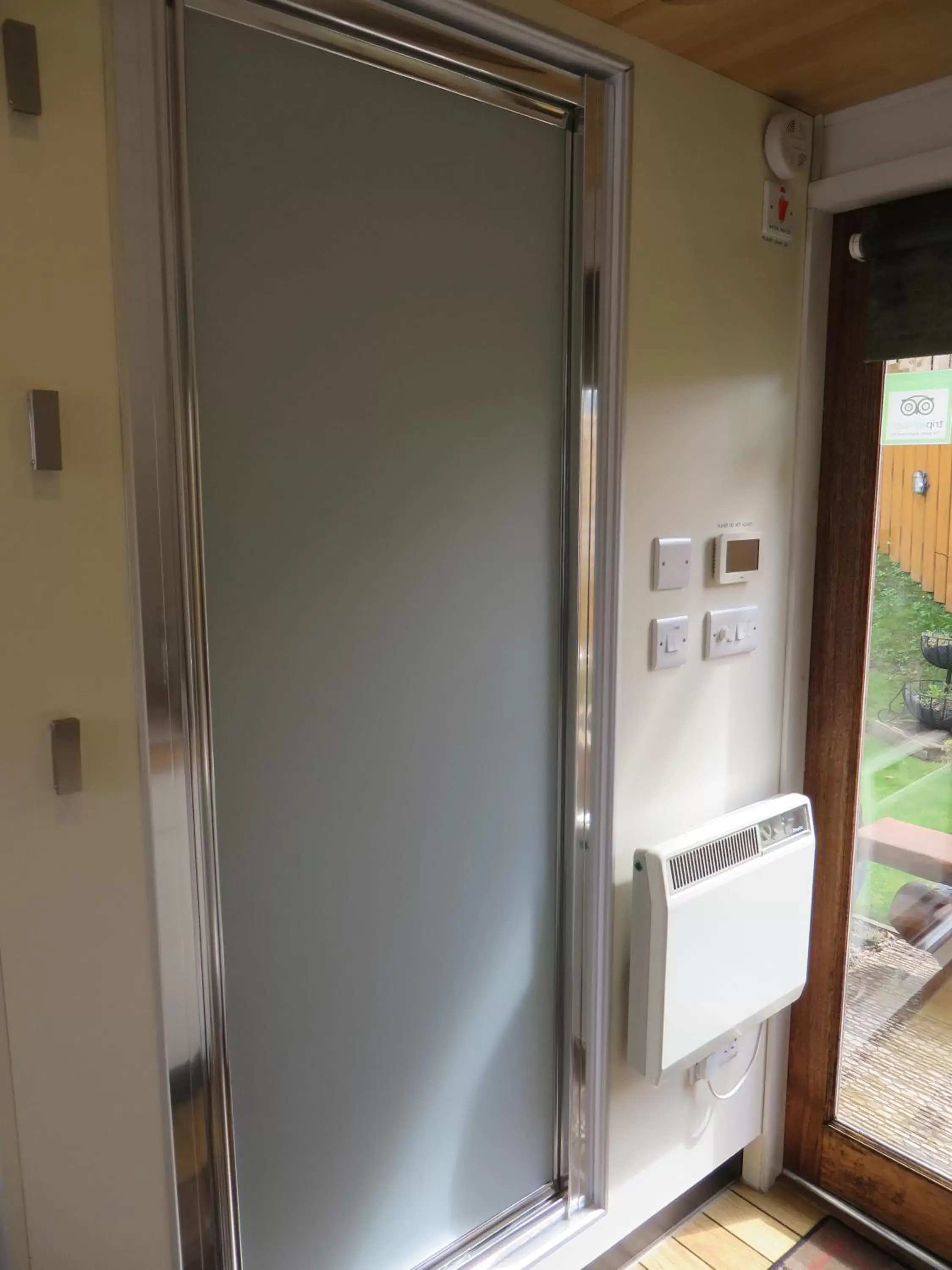 Shower, Bathroom in Eriskay B&B and Aviemore Glamping