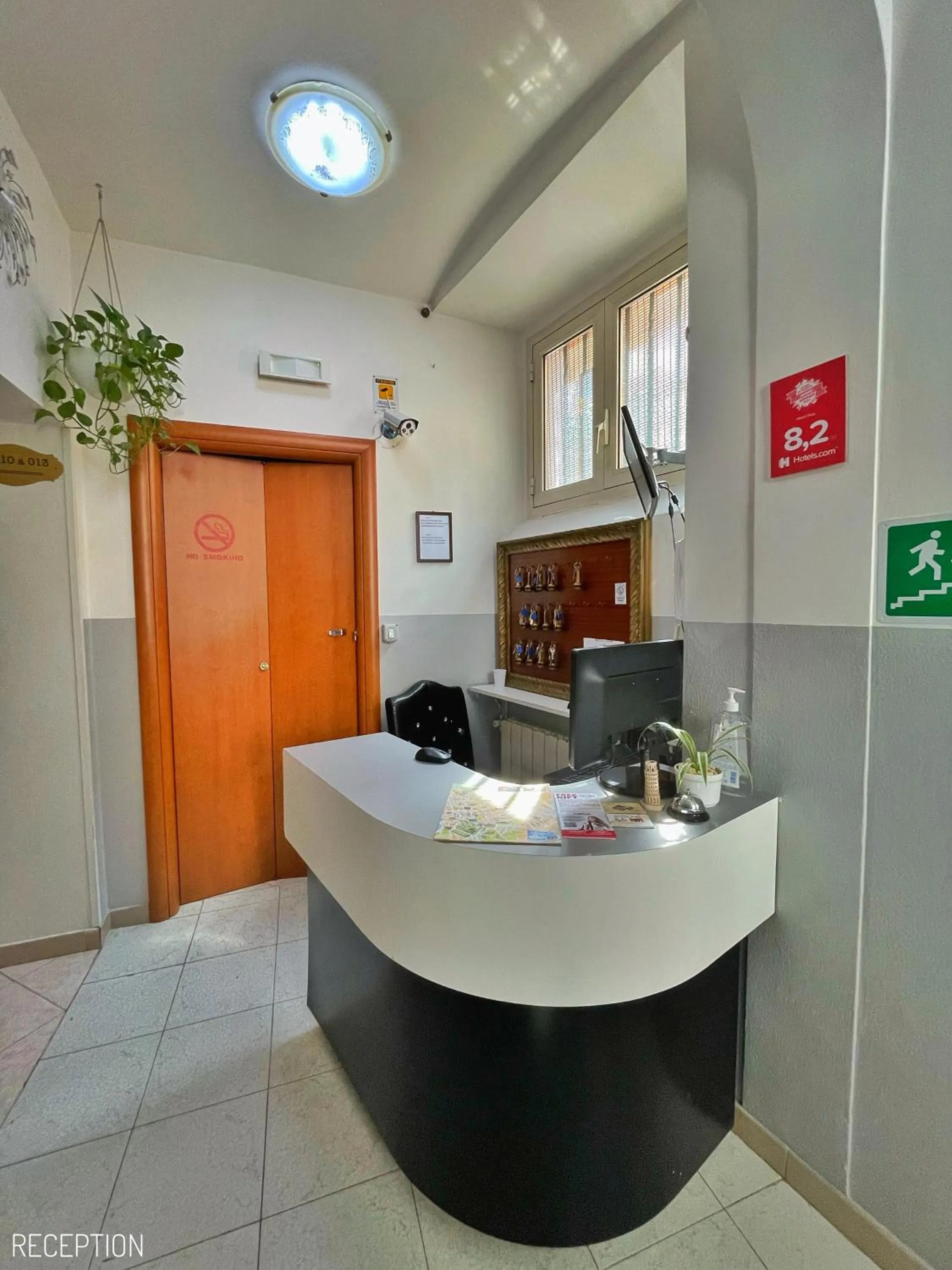 Lobby or reception in Hotel Pisa