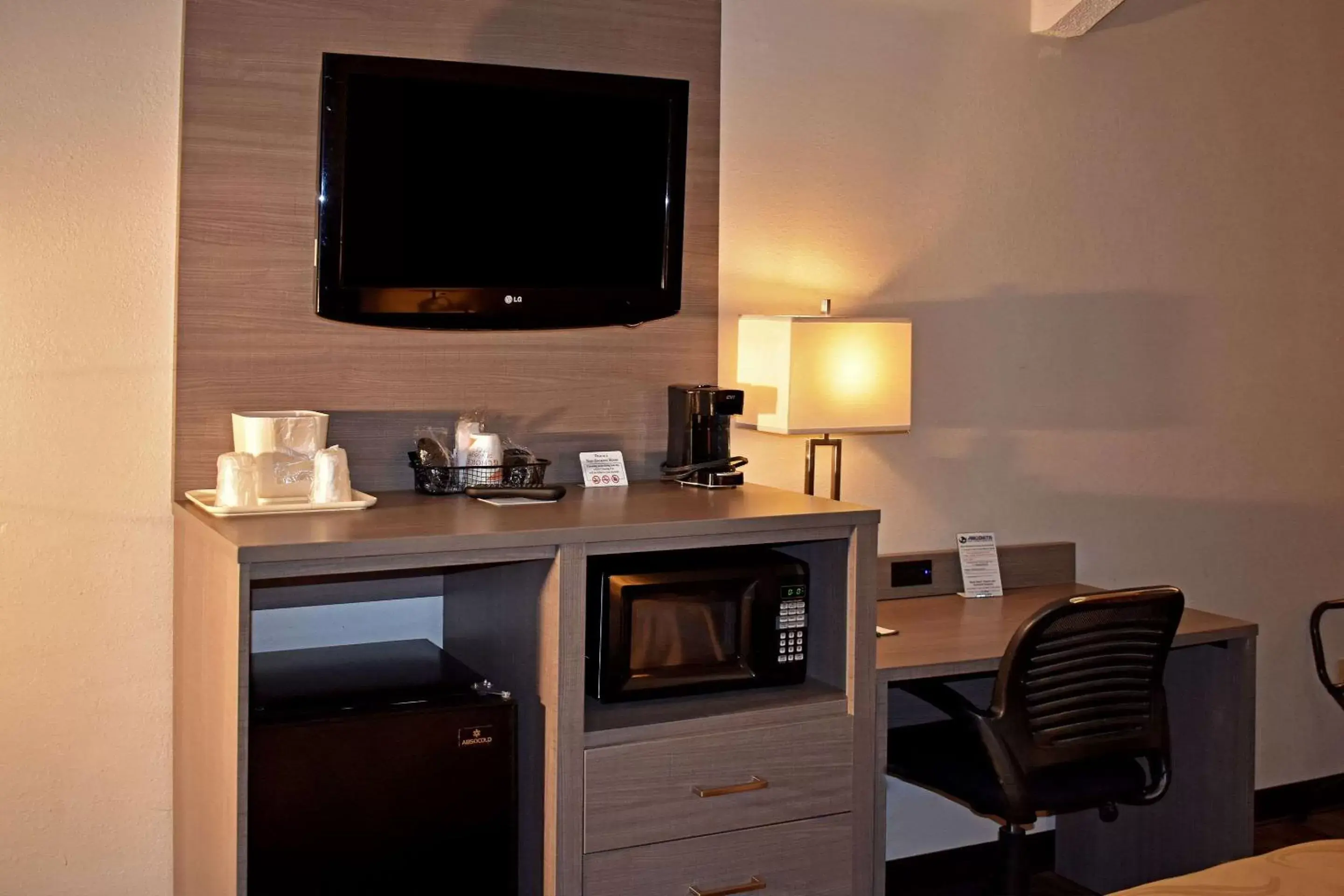 TV and multimedia, TV/Entertainment Center in Quality Suites Martinsburg