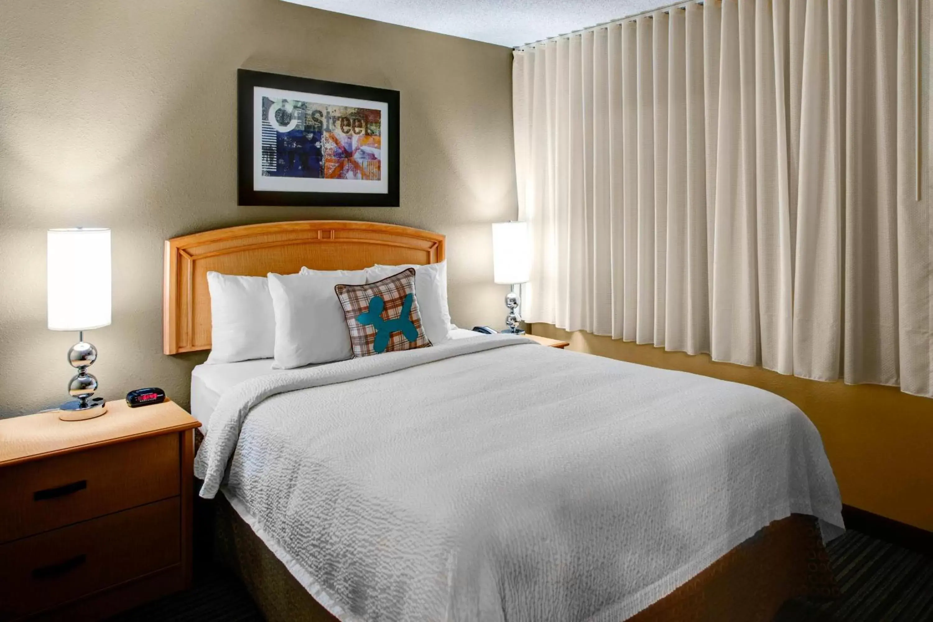 Bedroom, Bed in TownePlace Suites Atlanta Buckhead