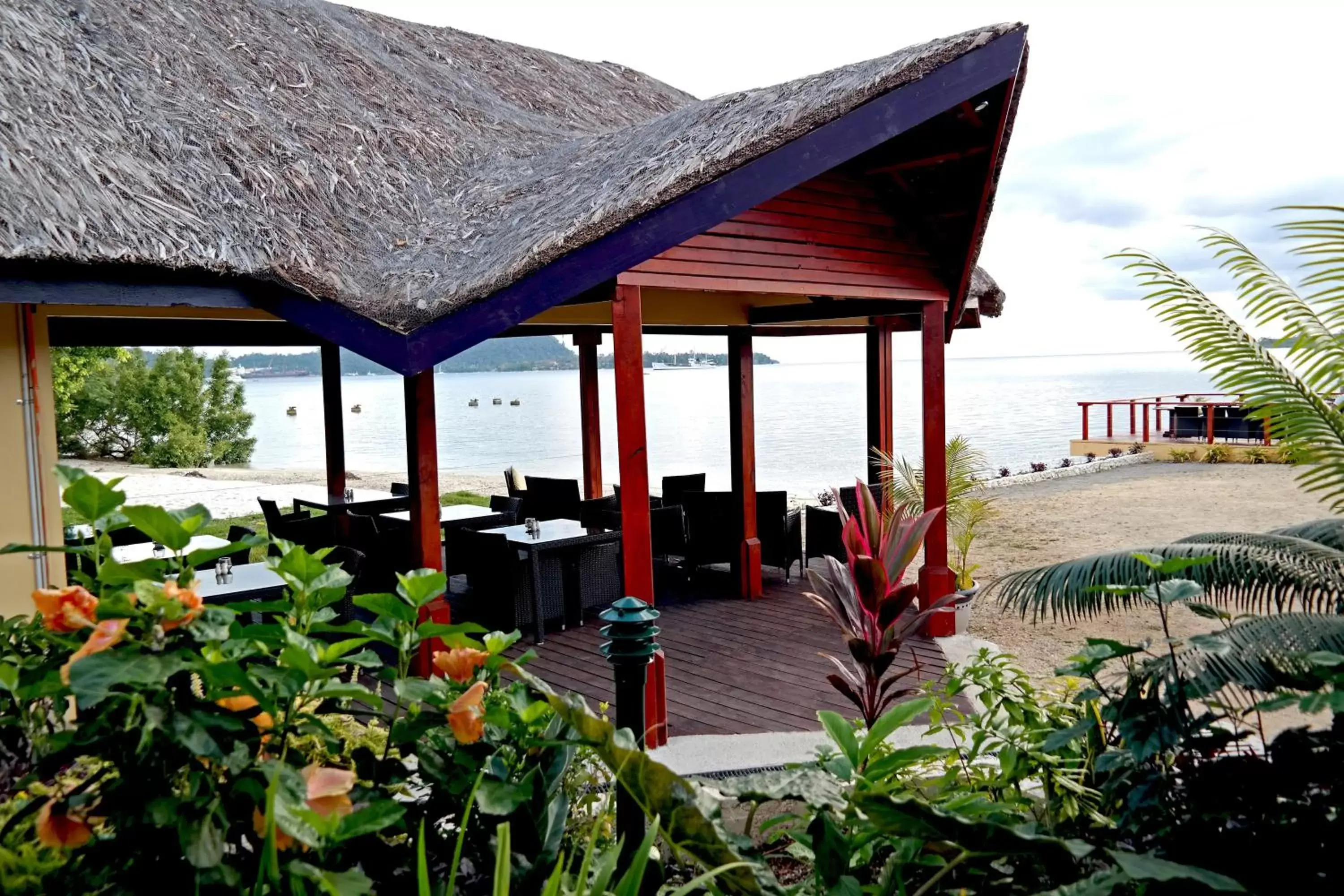 Restaurant/places to eat, Patio/Outdoor Area in Moorings Hotel