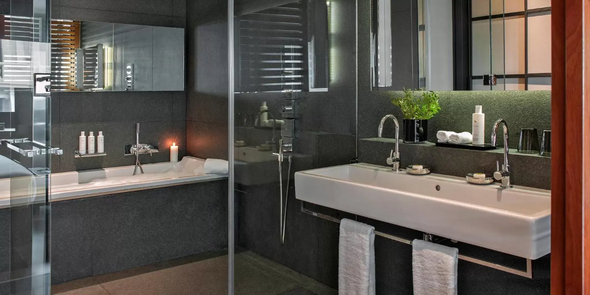Bathroom in Grand Hotel Central, Small Luxury Hotels