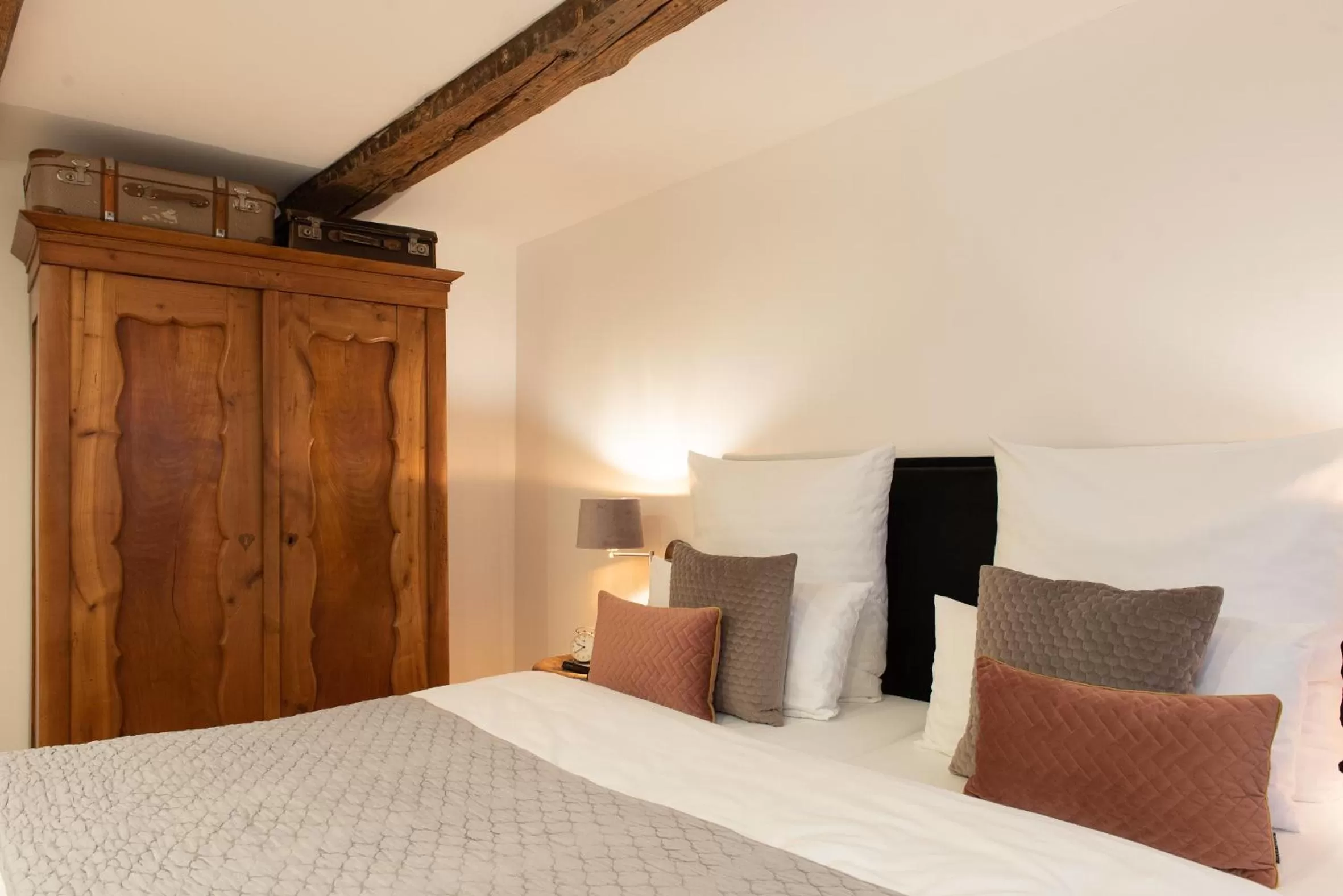 Bedroom, Bed in der Gänsbühl auf der Stadtmauer