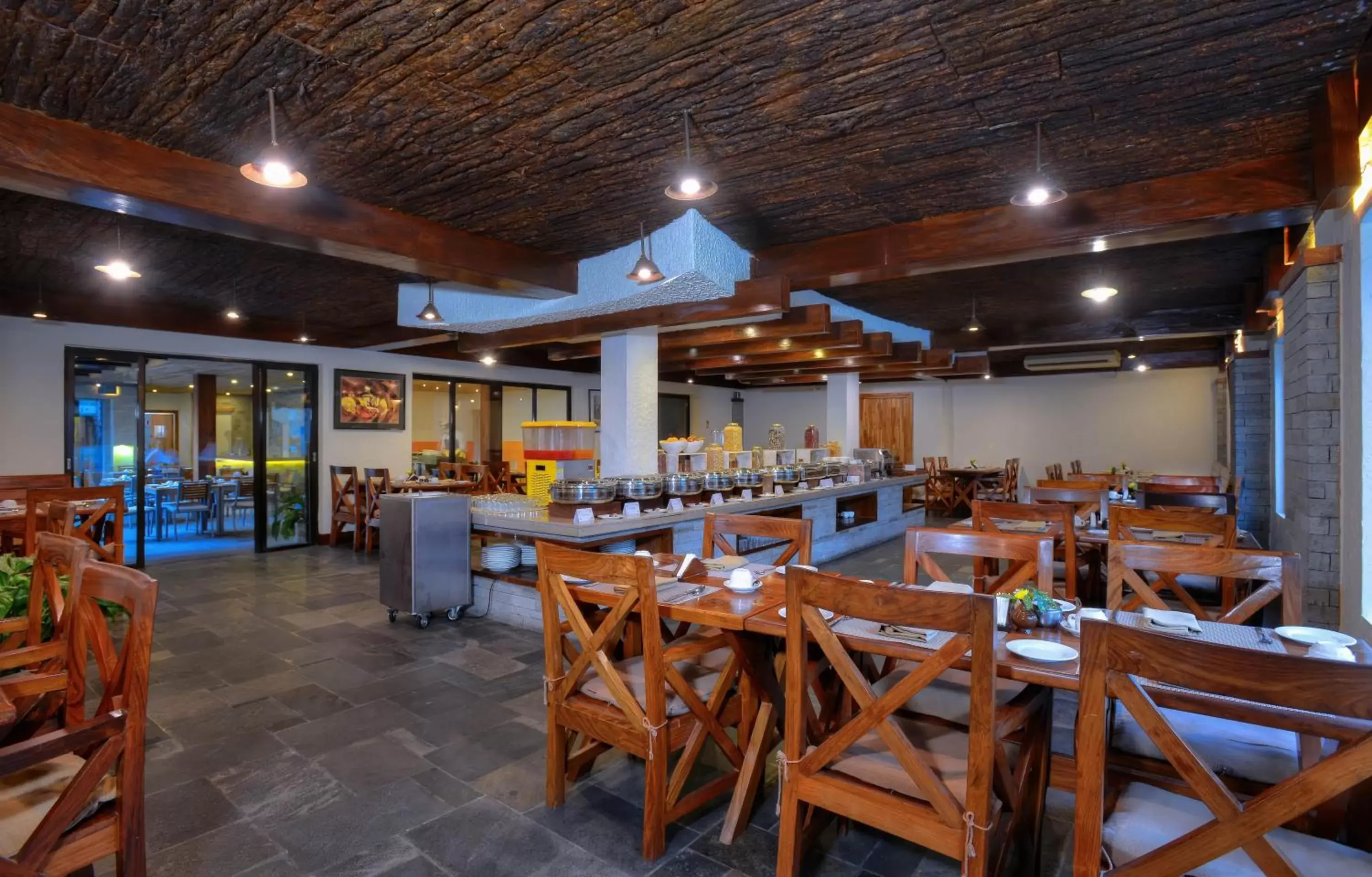 Restaurant/places to eat in Hotel Barahi Pokhara Restaurant/places to eat in Hotel Barahi Pokhara