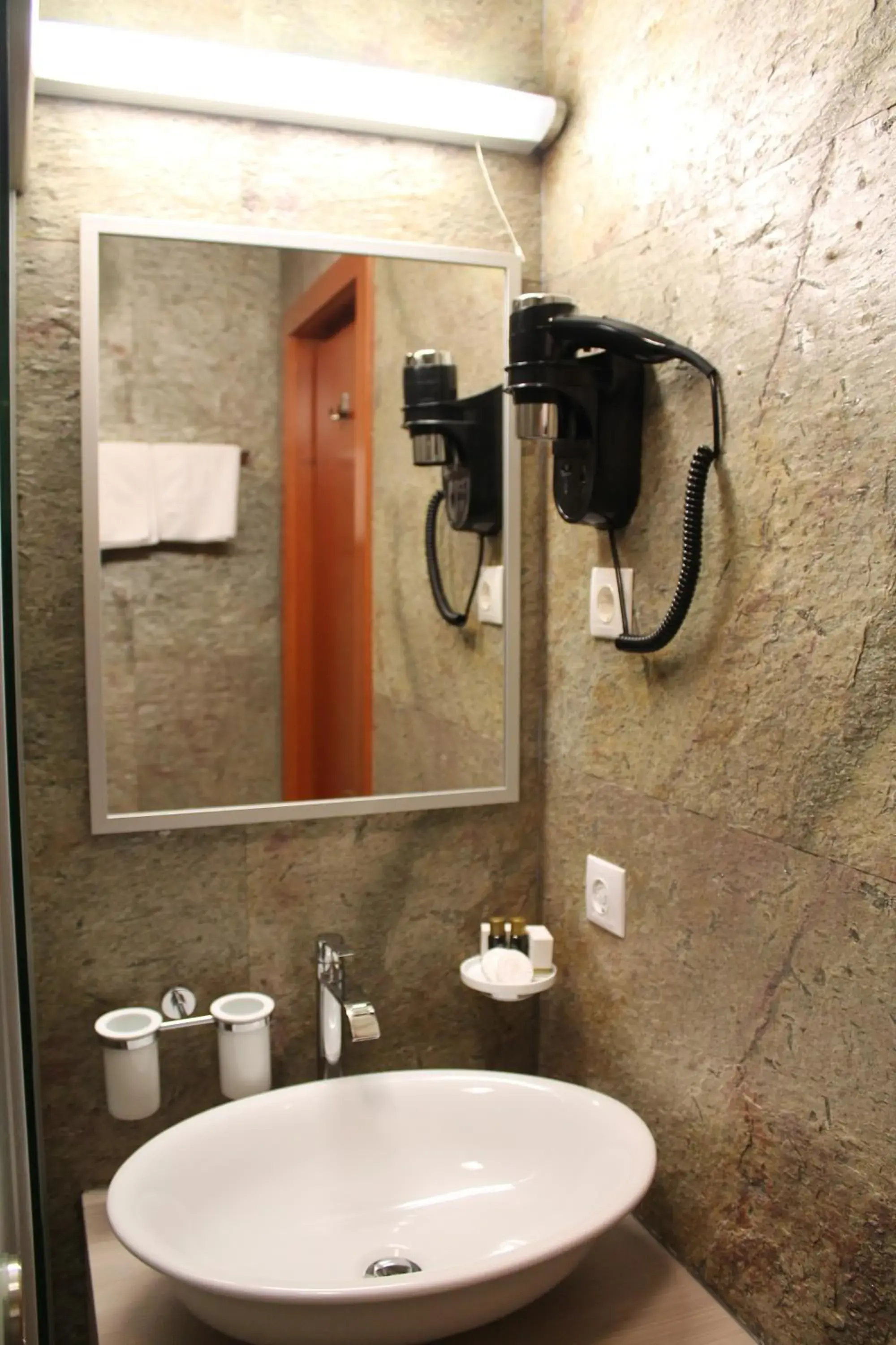 Bathroom in Best Western Silva Hotel