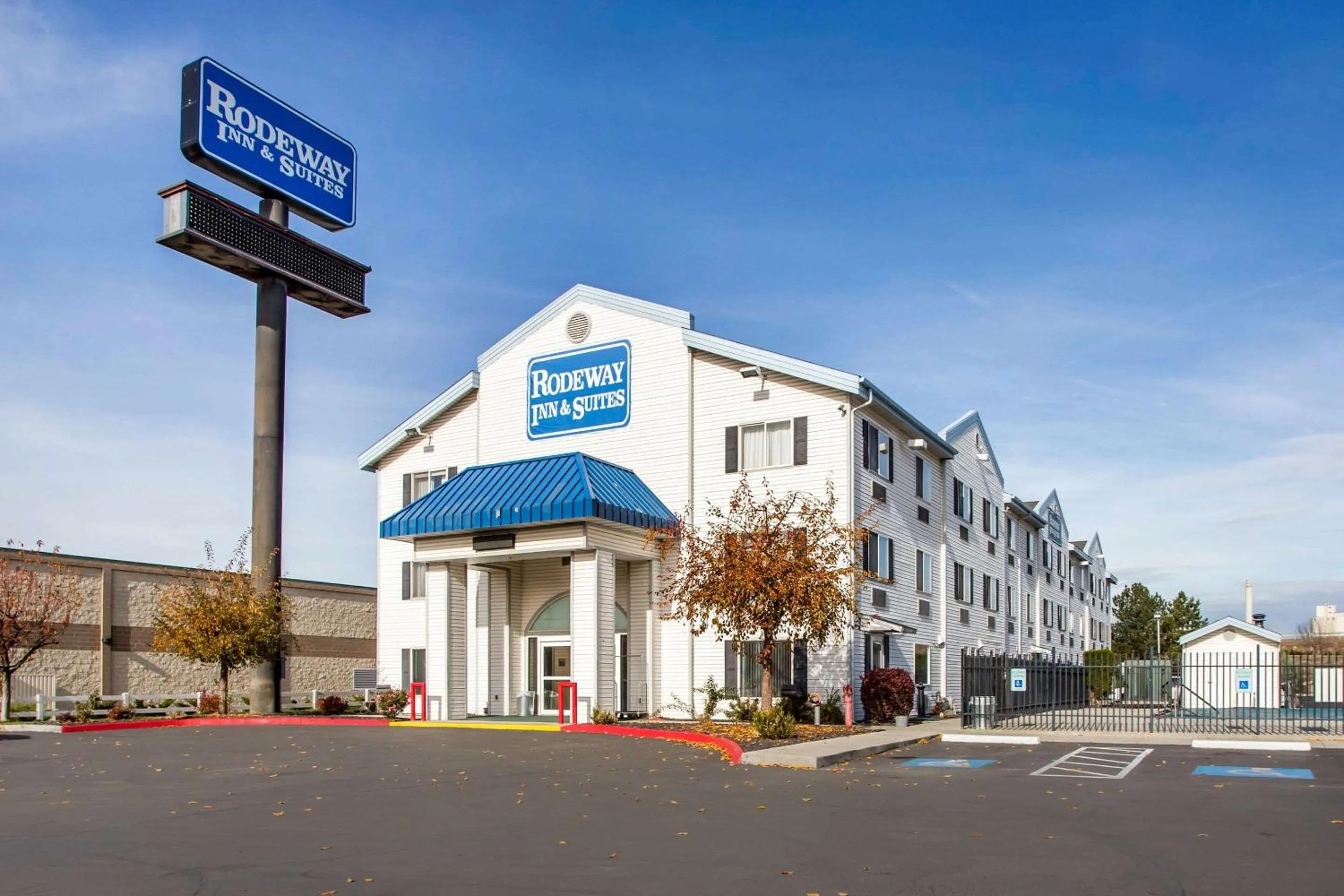 Property building in Rodeway Inn & Suites Nampa