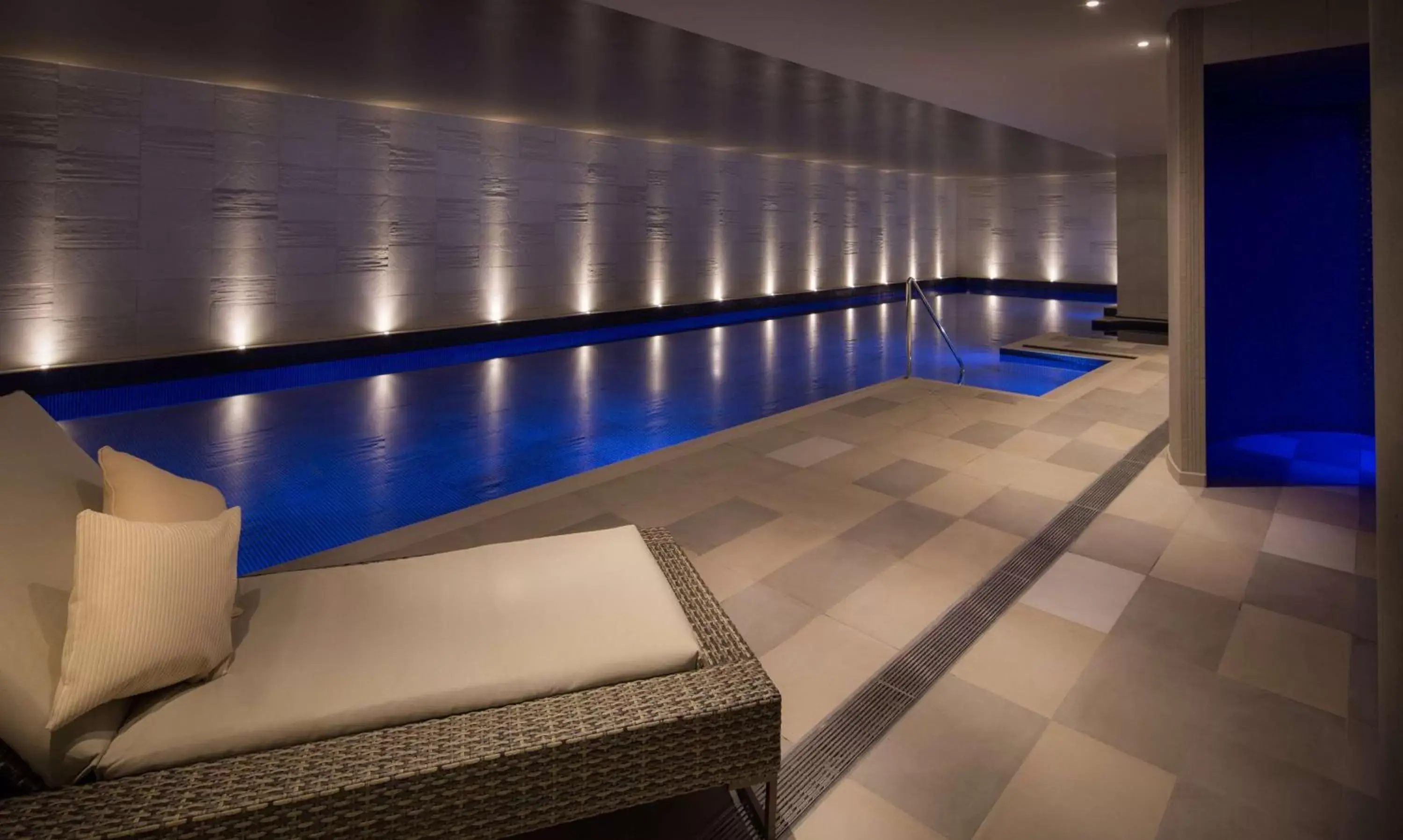 Spa and wellness centre/facilities, Swimming Pool in Hilton Bournemouth