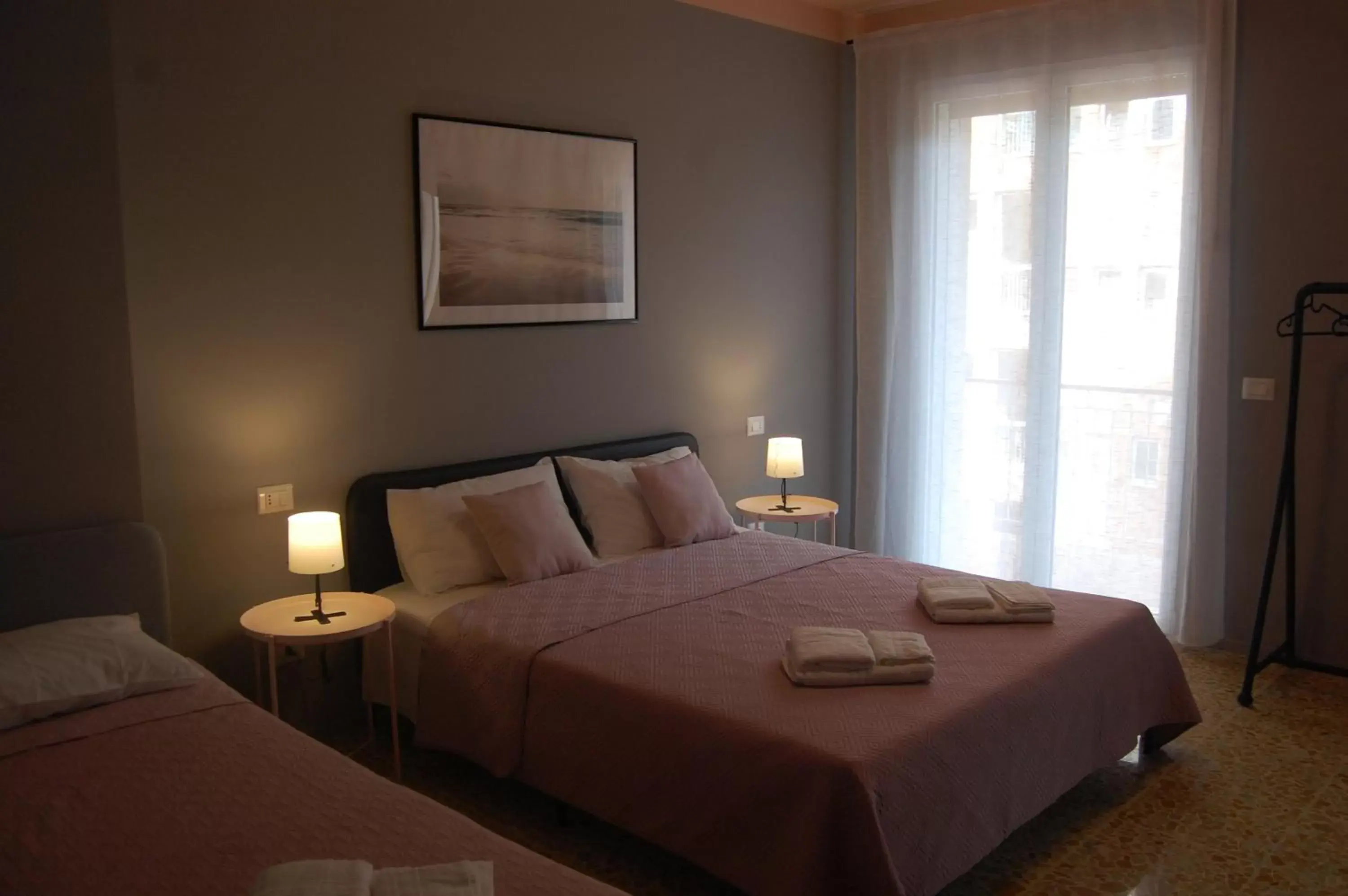 Triple Room with Private Bathroom in Dimora 81 Triple Room with Private Bathroom in Dimora 81