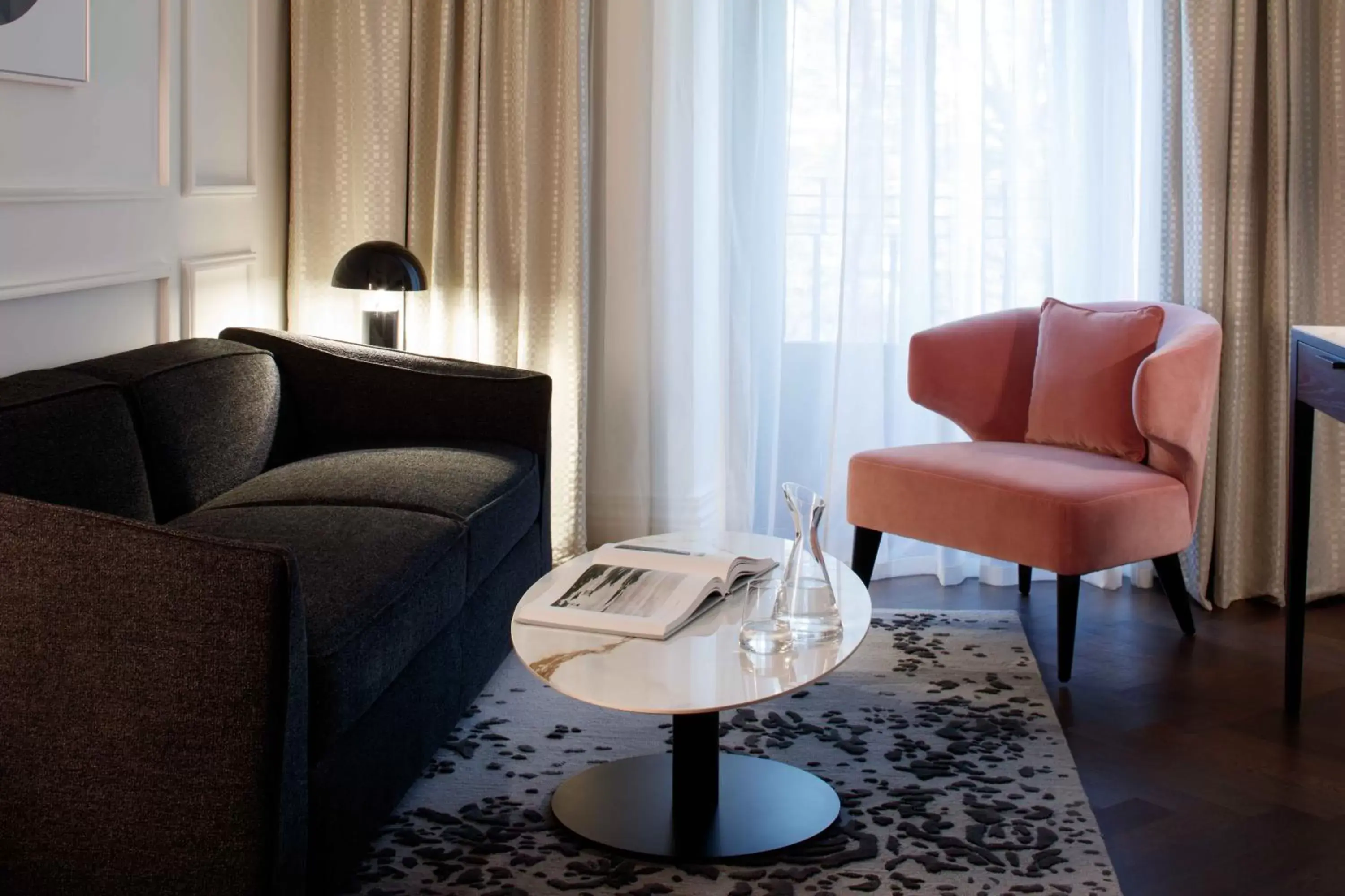 Living room, Seating Area in InterContinental Rome Ambasciatori Palace, an IHG Hotel