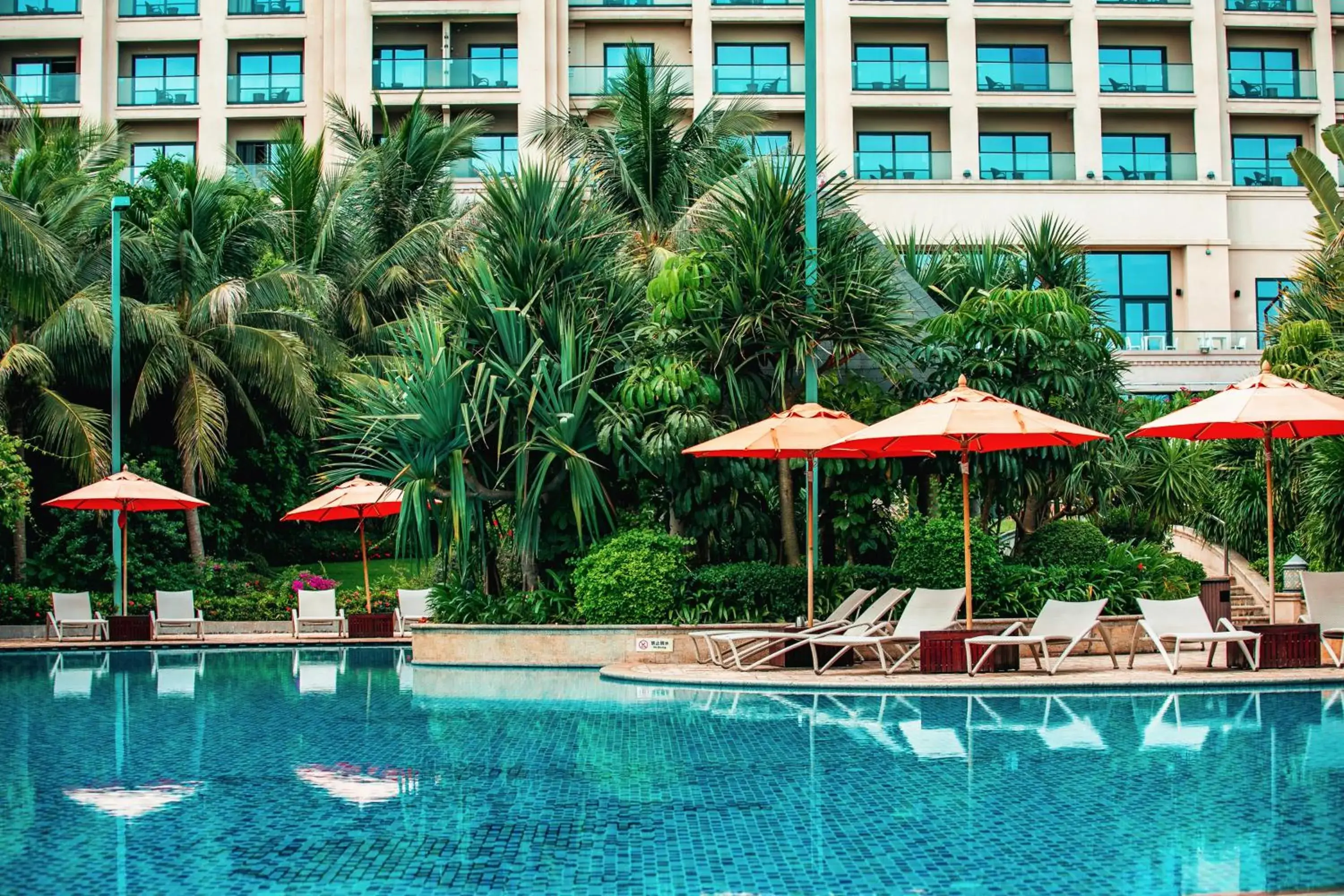 Swimming pool in Grand Hotel Haikou - Managed by Accor Swimming pool in Grand Hotel Haikou - Managed by Accor