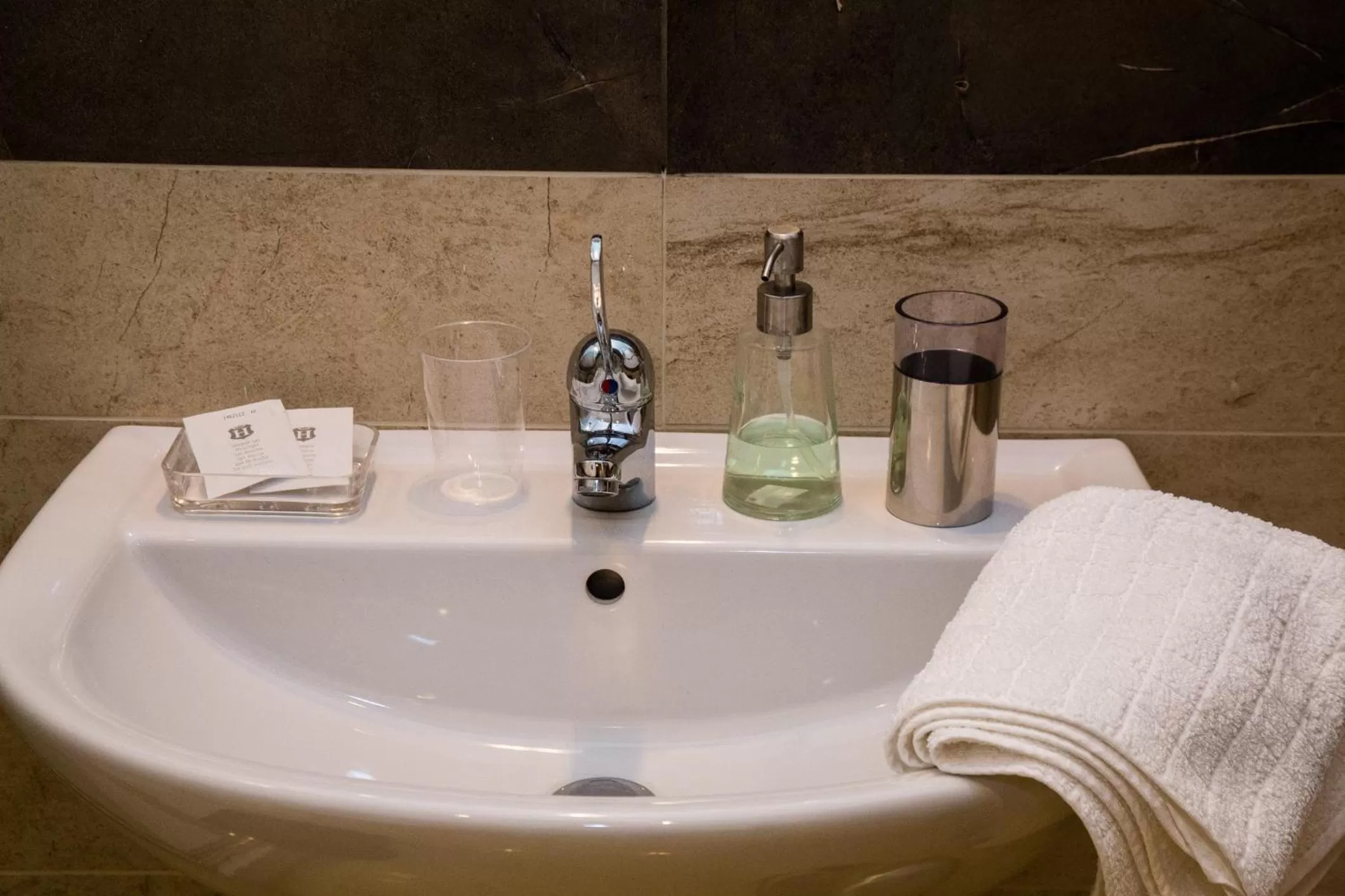 Toilet in Trastevere's Friends