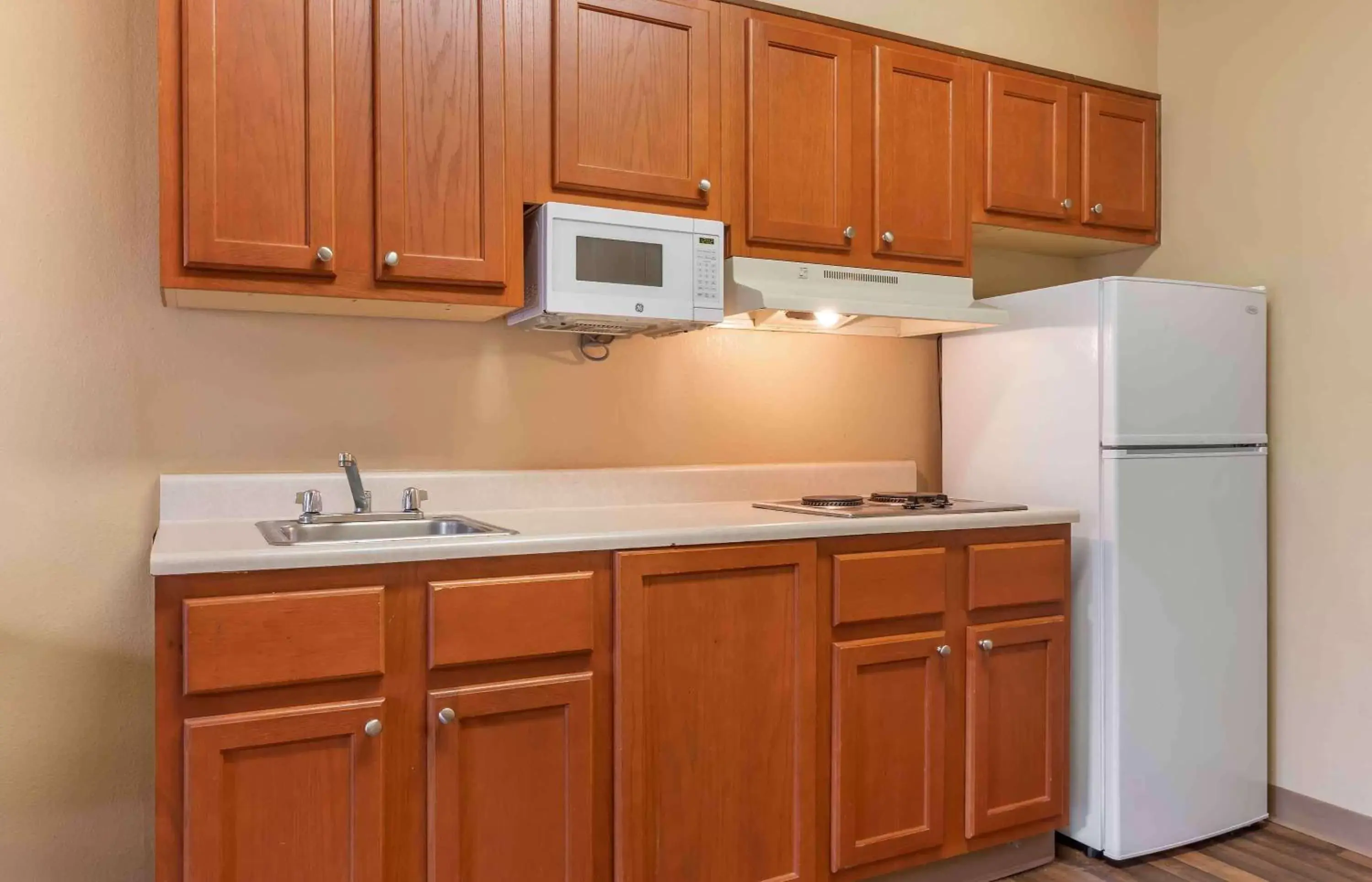 Bedroom, Kitchen/Kitchenette in Extended Stay America Suites - Dallas - Frankford Road