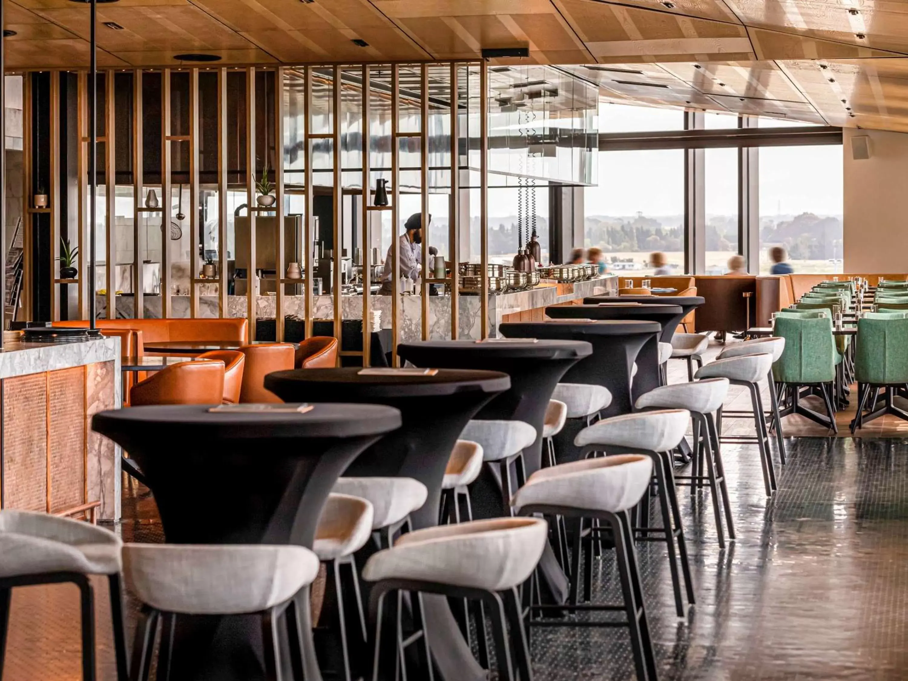 Lounge or bar, Restaurant/Places to Eat in Novotel Christchurch Airport