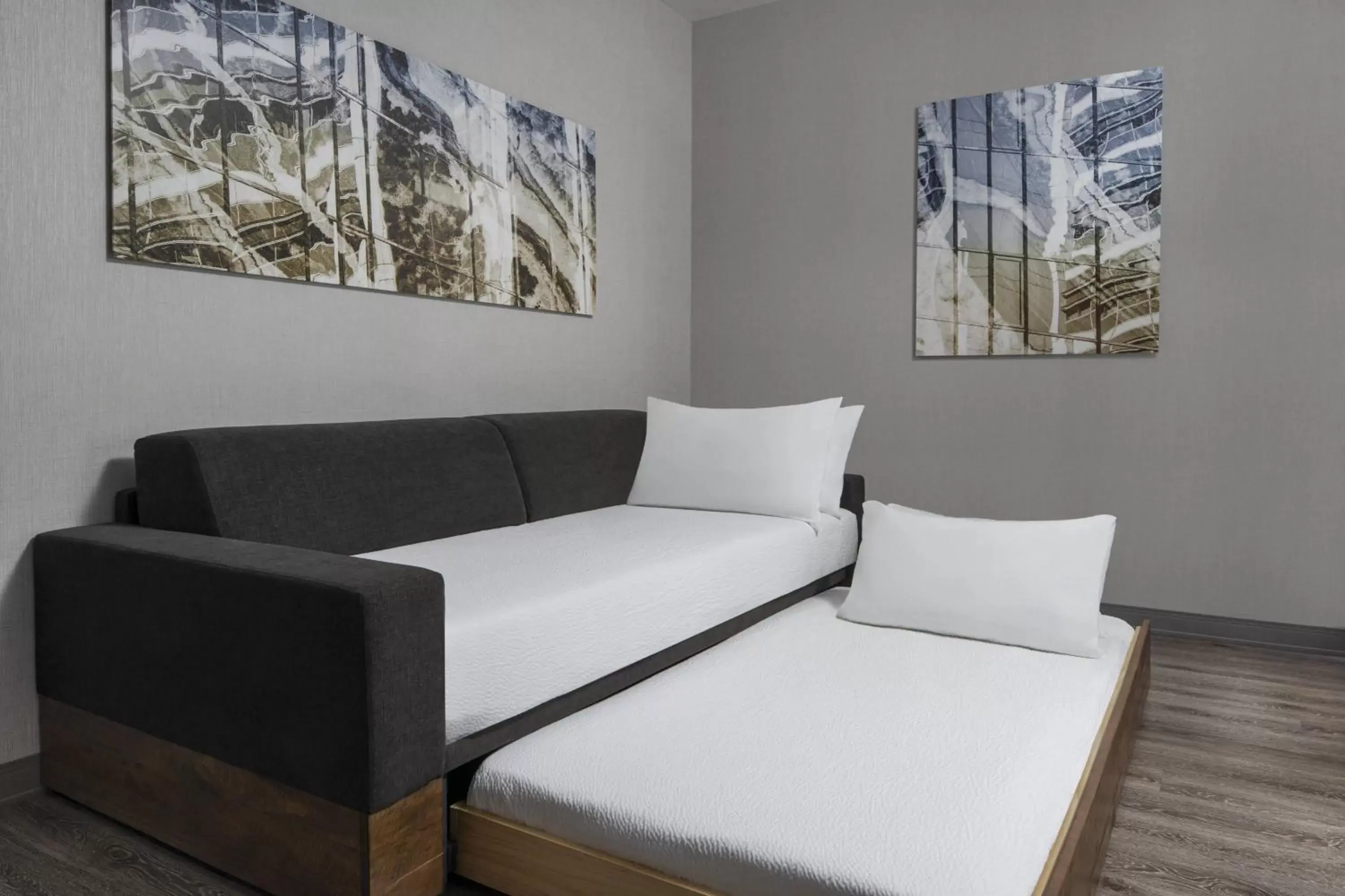 Bedroom, Seating Area in SpringHill Suites by Marriott Tuckahoe Westchester County