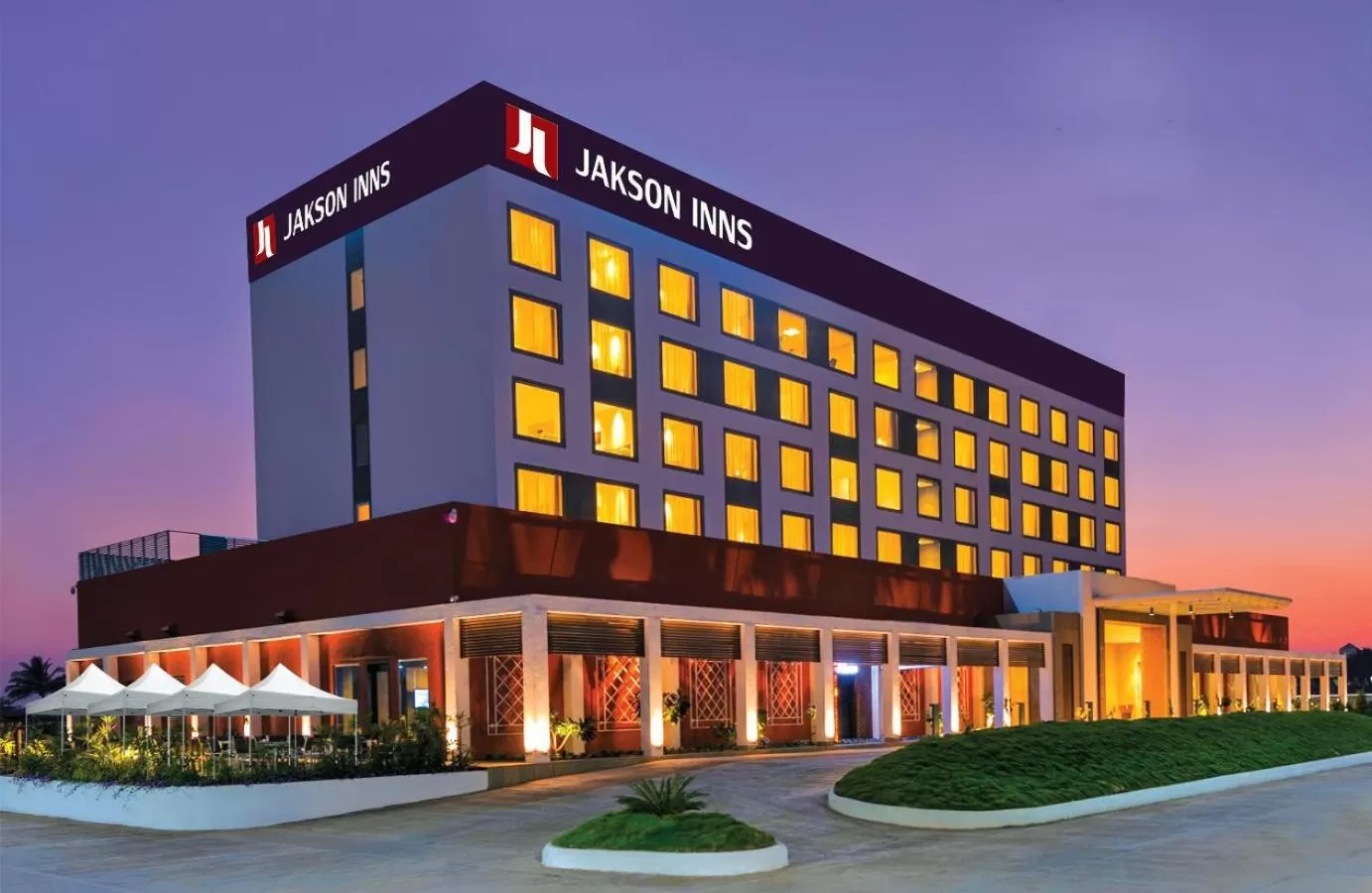 Facade/entrance in Jakson Inns