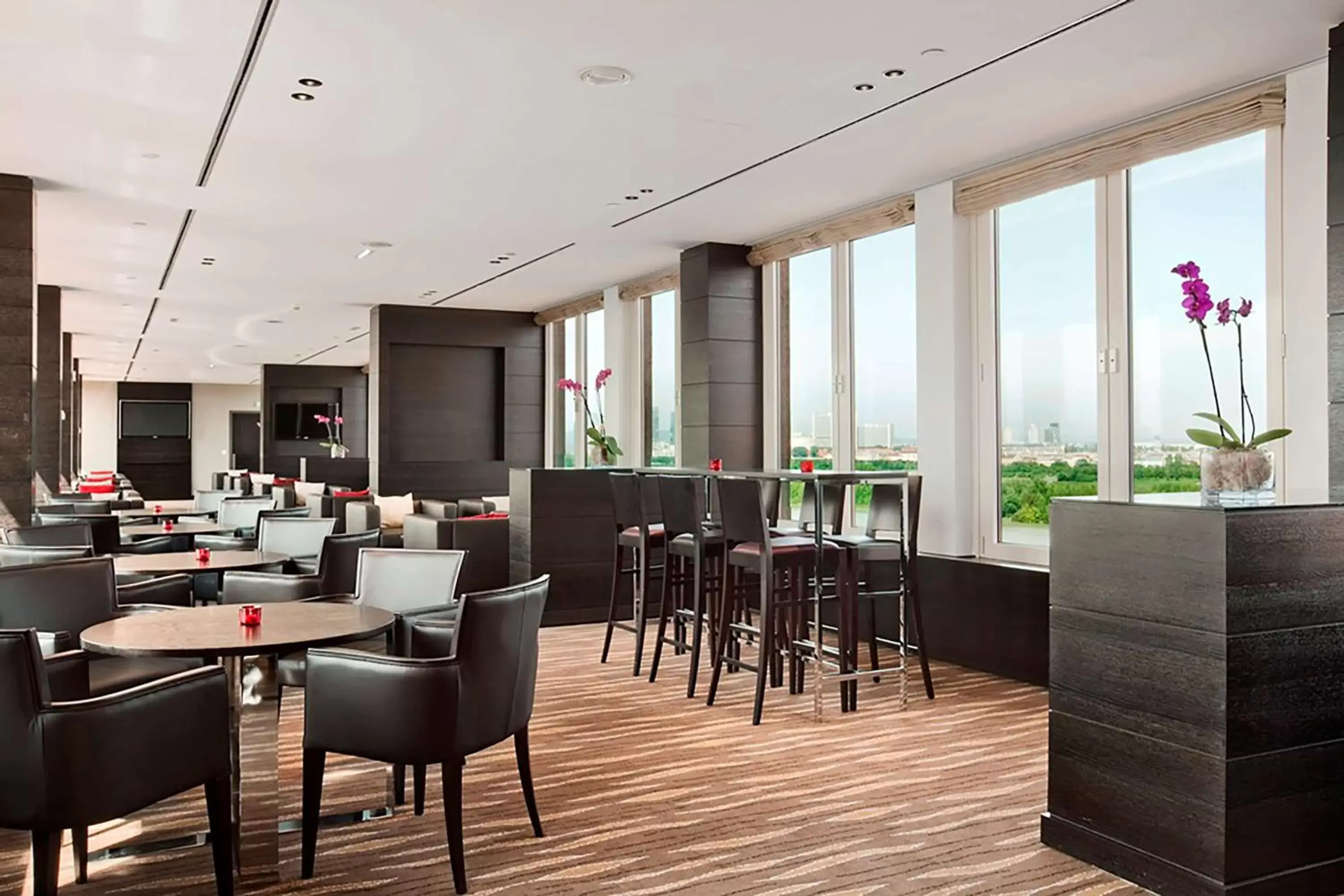 Property building, Restaurant/Places to Eat in Hilton Vienna Danube Waterfront