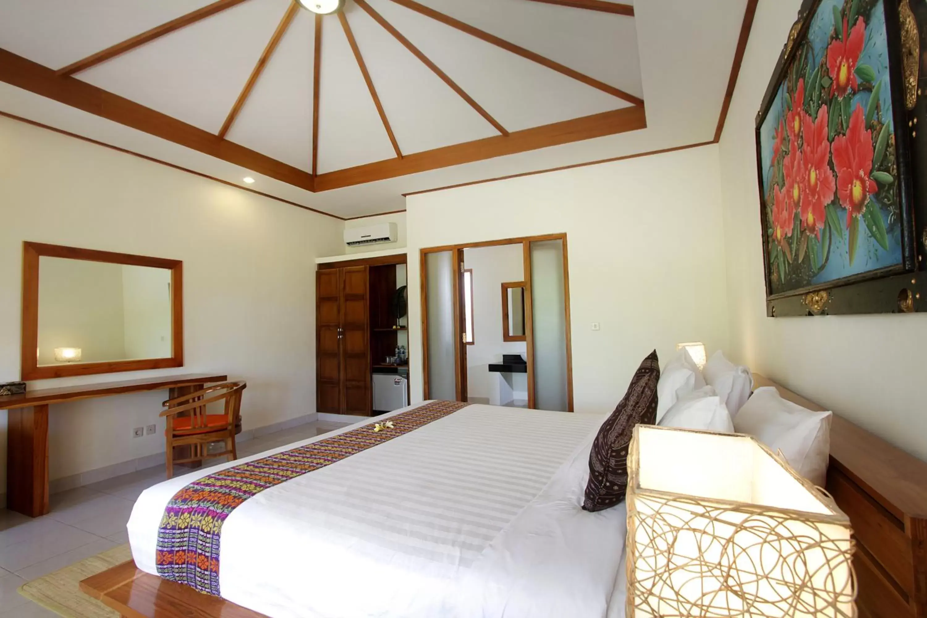 Bedroom, Bed in Puri Sari Beach Hotel