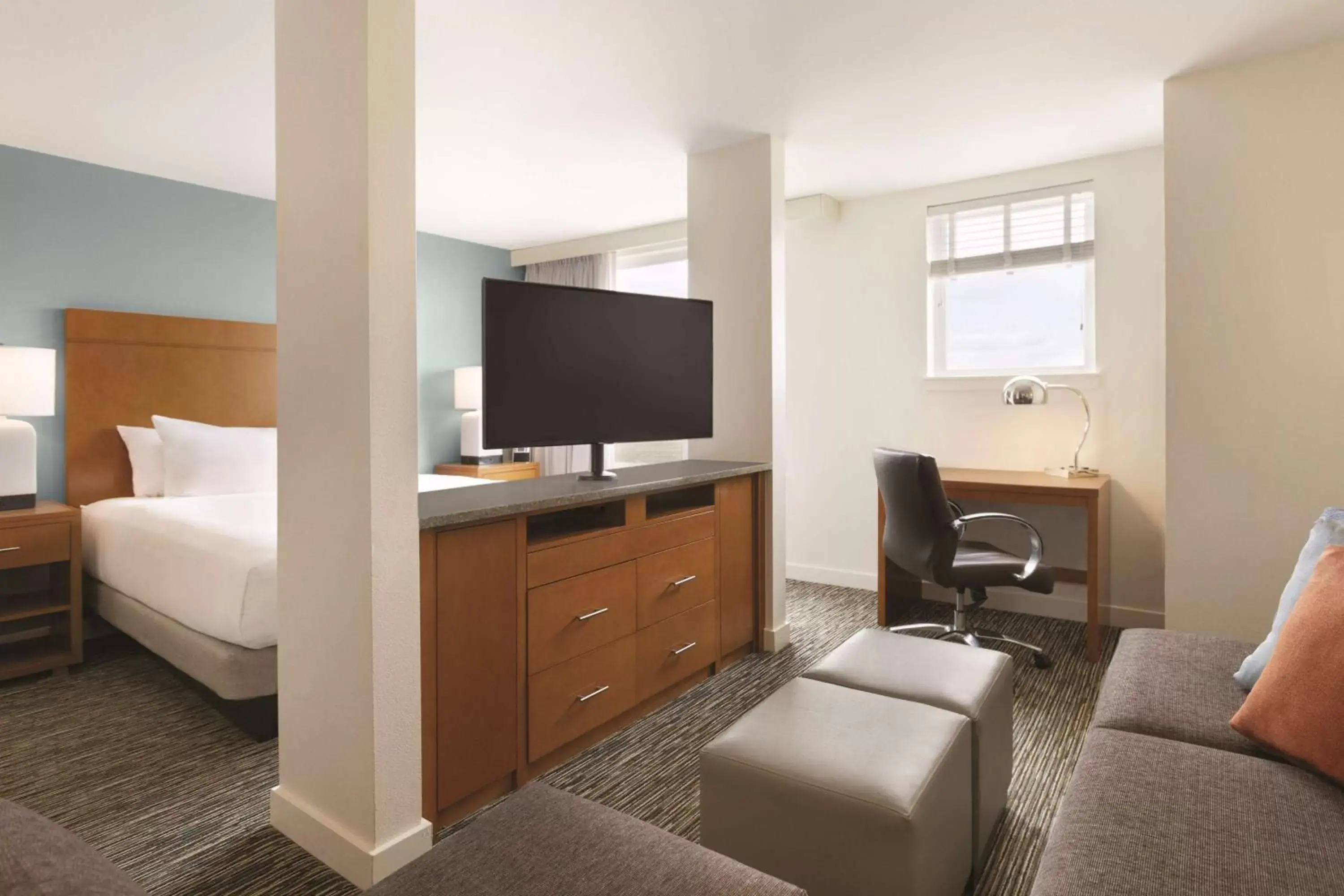 Photo of the whole room, TV/Entertainment Center in Hyatt House Denver Airport