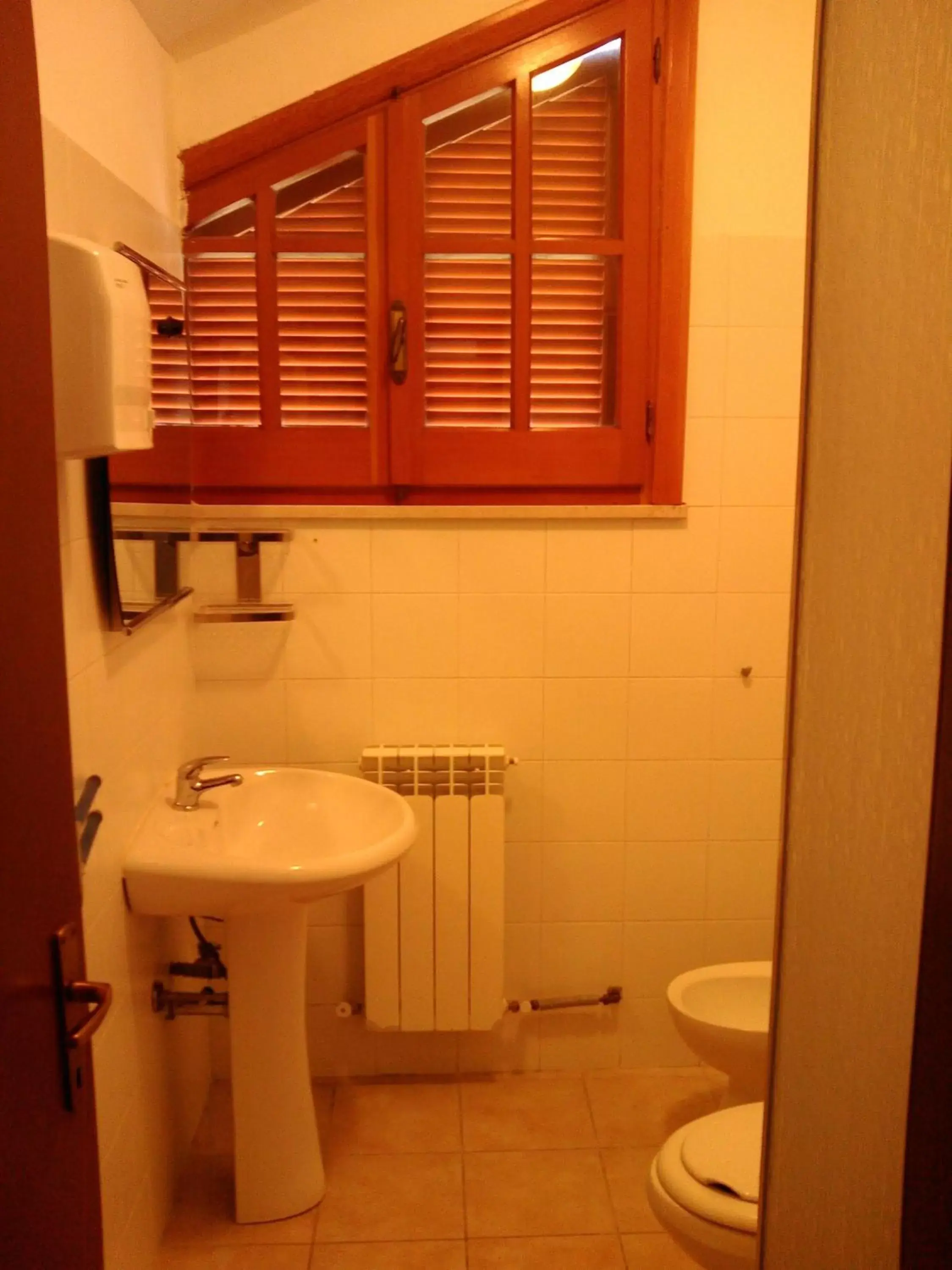 Shower, Bathroom in B&B Tio Pepe