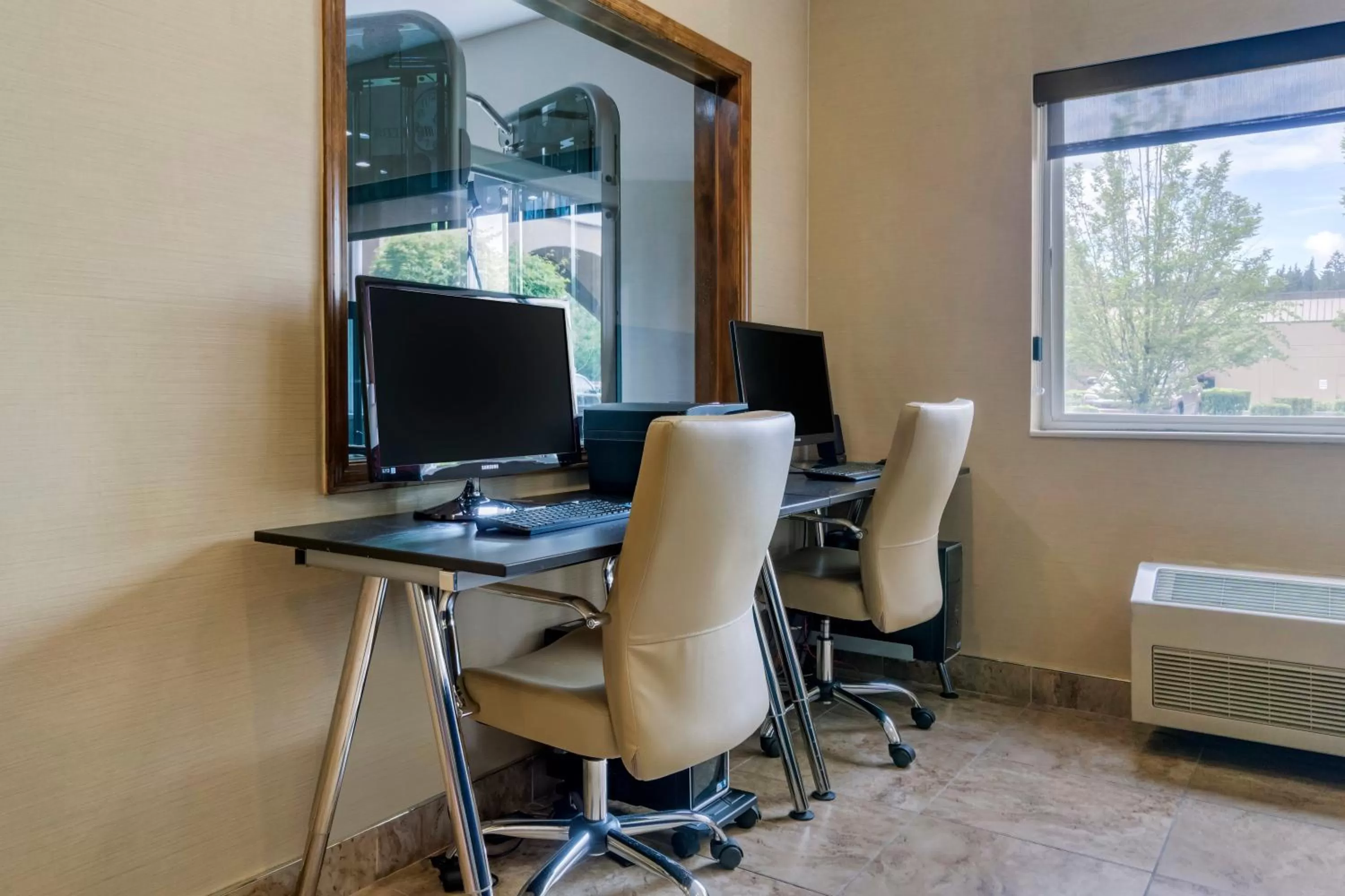 Business facilities in Comfort Inn & Suites Bothell - Seattle North