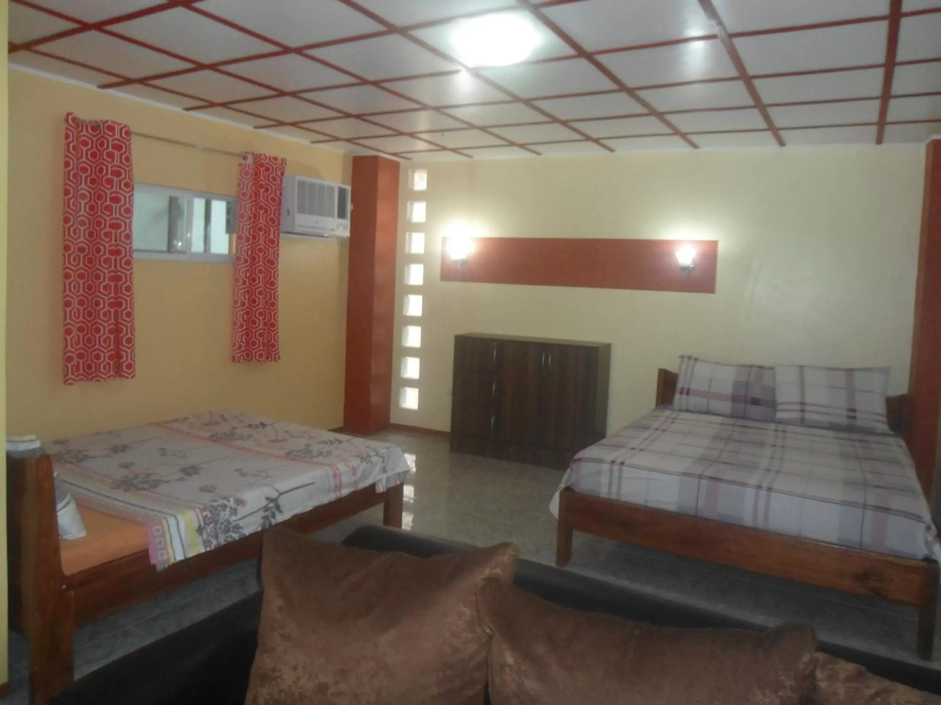 Photo of the whole room, Bed in Menchu's Pension House Photo of the whole room, Bed in Menchu's Pension House