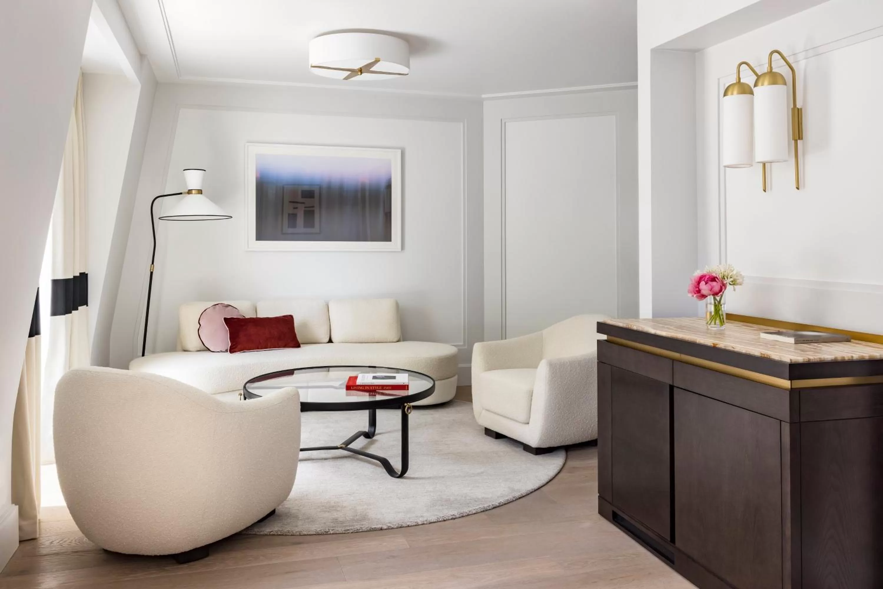 Photo of the whole room in Kimpton - St Honoré Paris by IHG