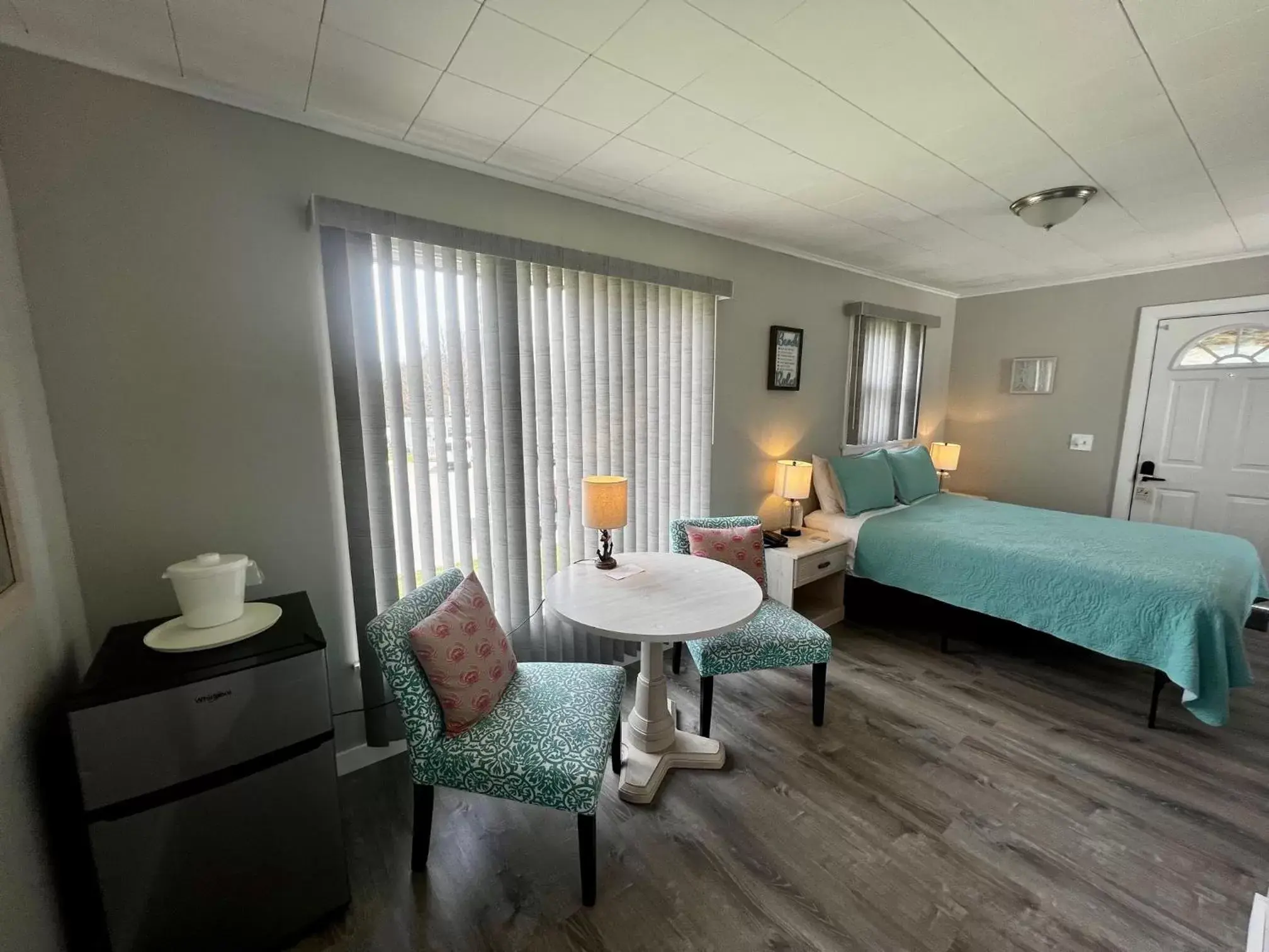 Claddagh Motel & Suites