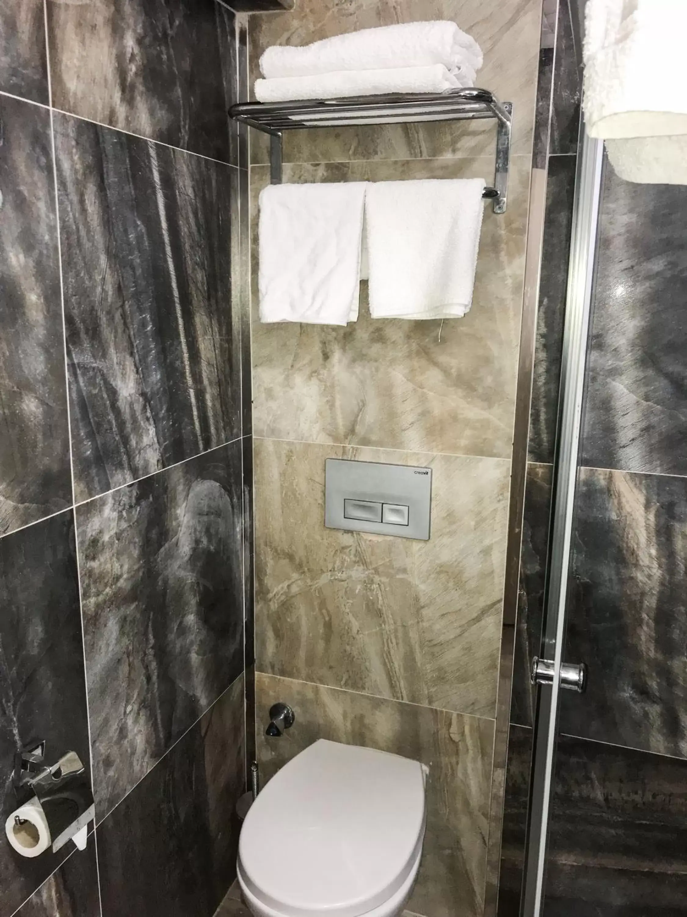 Bathroom in Melrose House Hotel