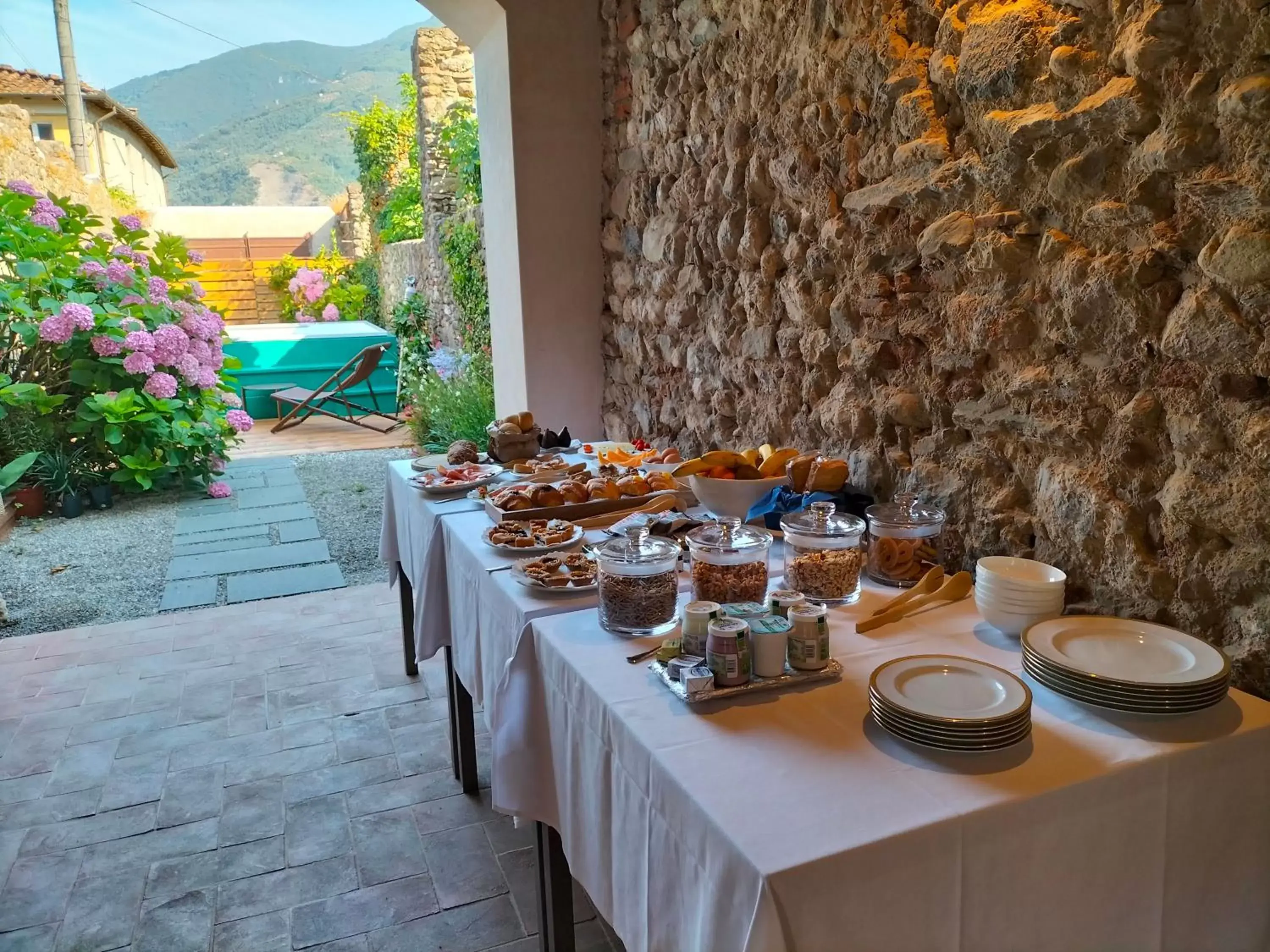 Buffet breakfast in Badia Giulia Prestigious Historical B&B