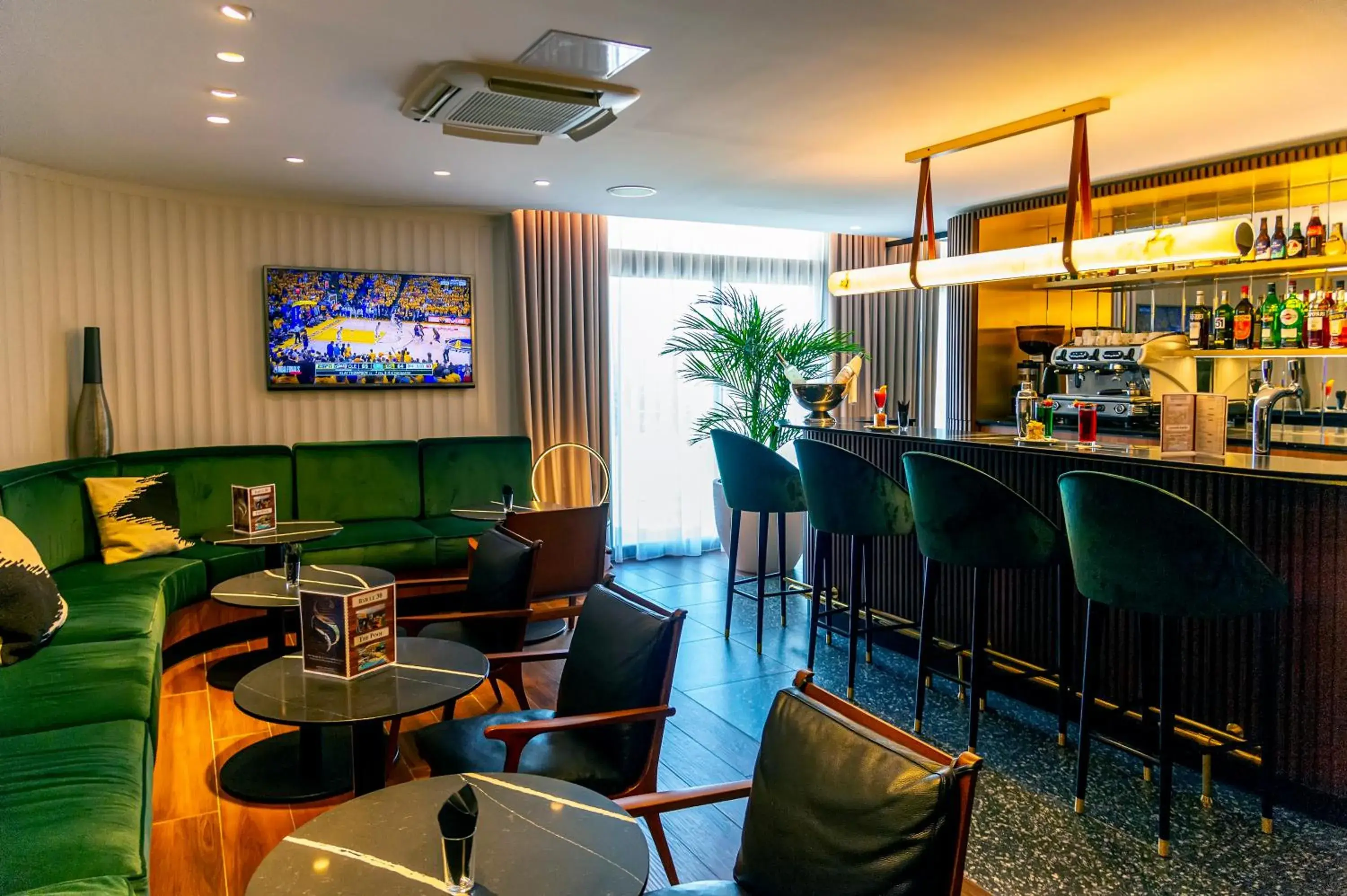 Lounge or bar in Servotel Saint-Vincent Lounge or bar in Servotel Saint-Vincent