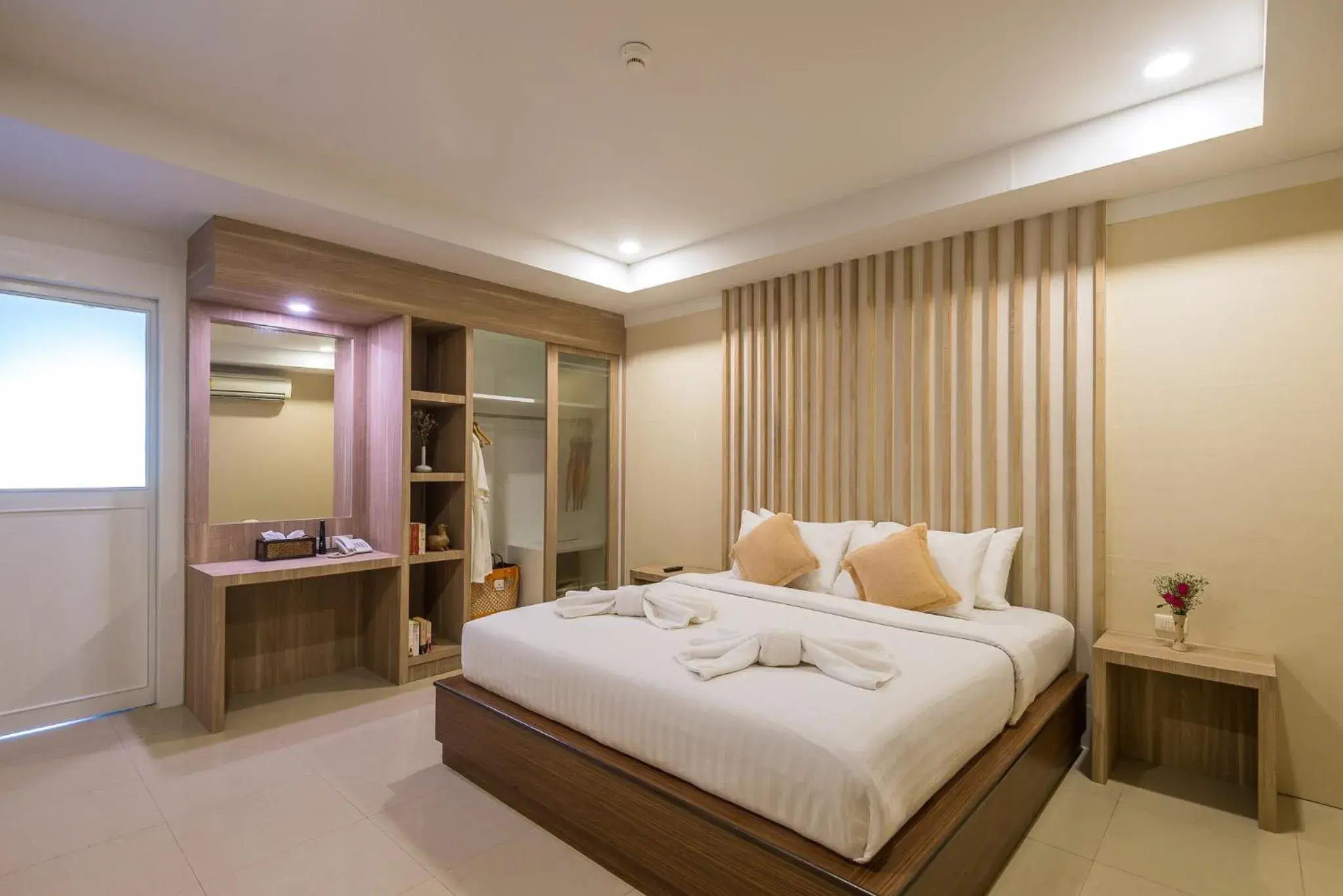 Bed in Lanta Sand Resort & Spa