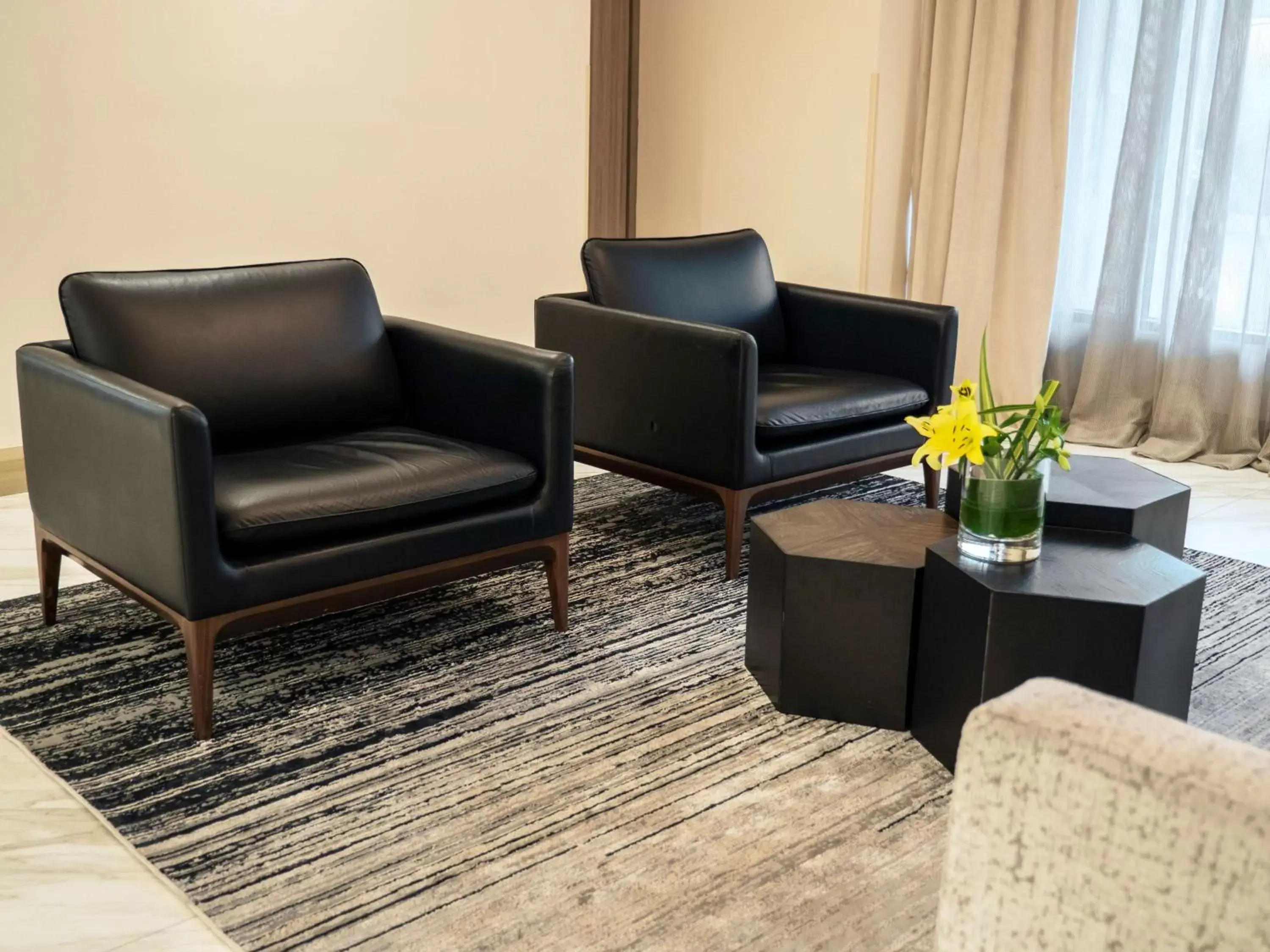 Lobby or reception, Seating Area in MS Milenium Monterrey Curio Collection by Hilton