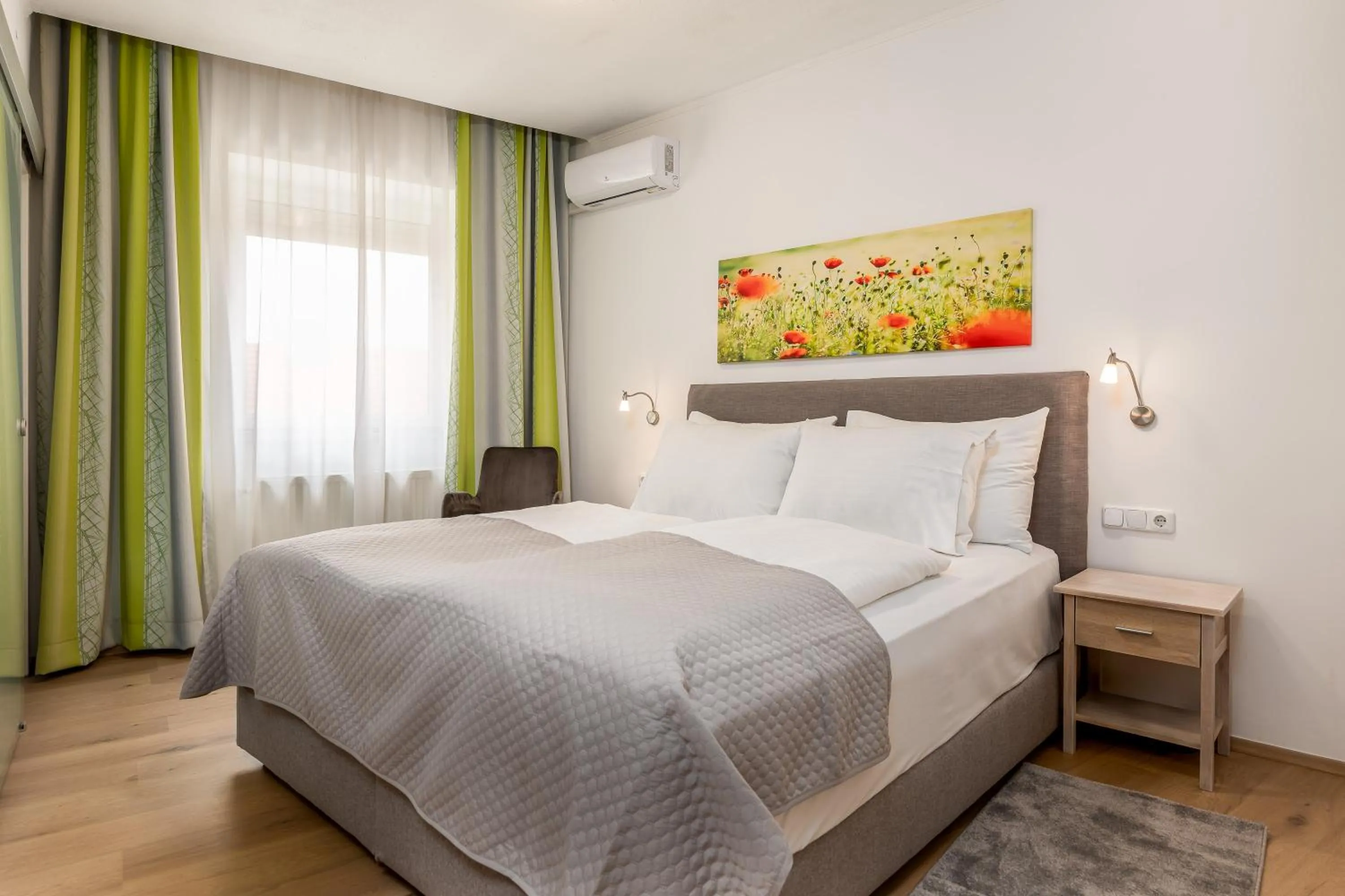 Bed in Hotel Zentral